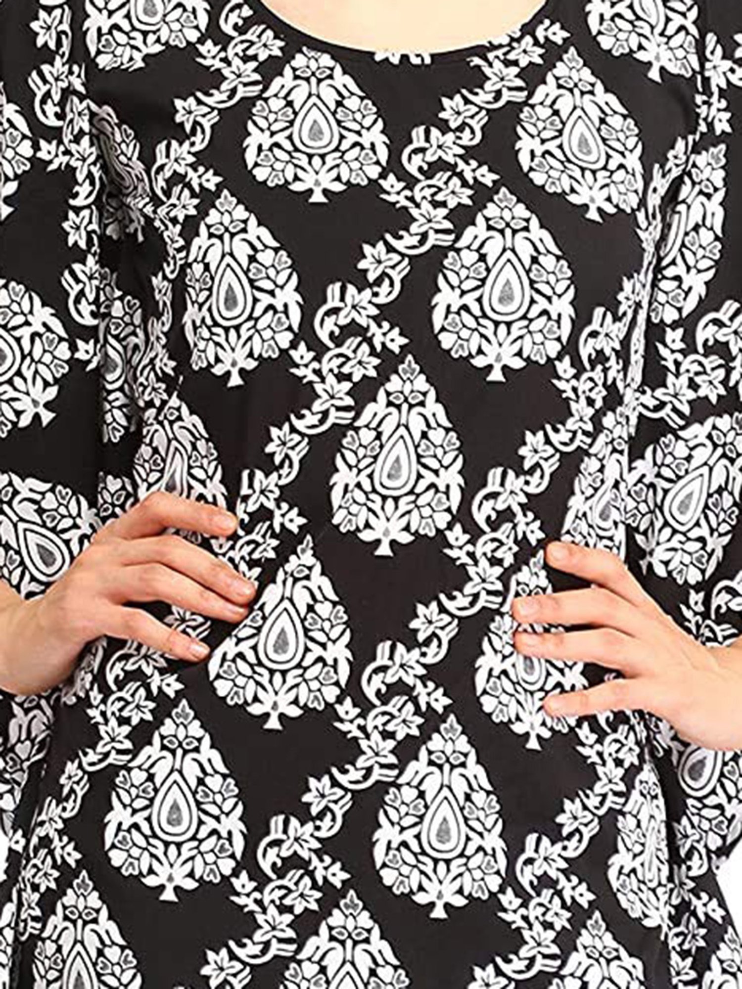 Cottinfab Black & White Printed Kaftan