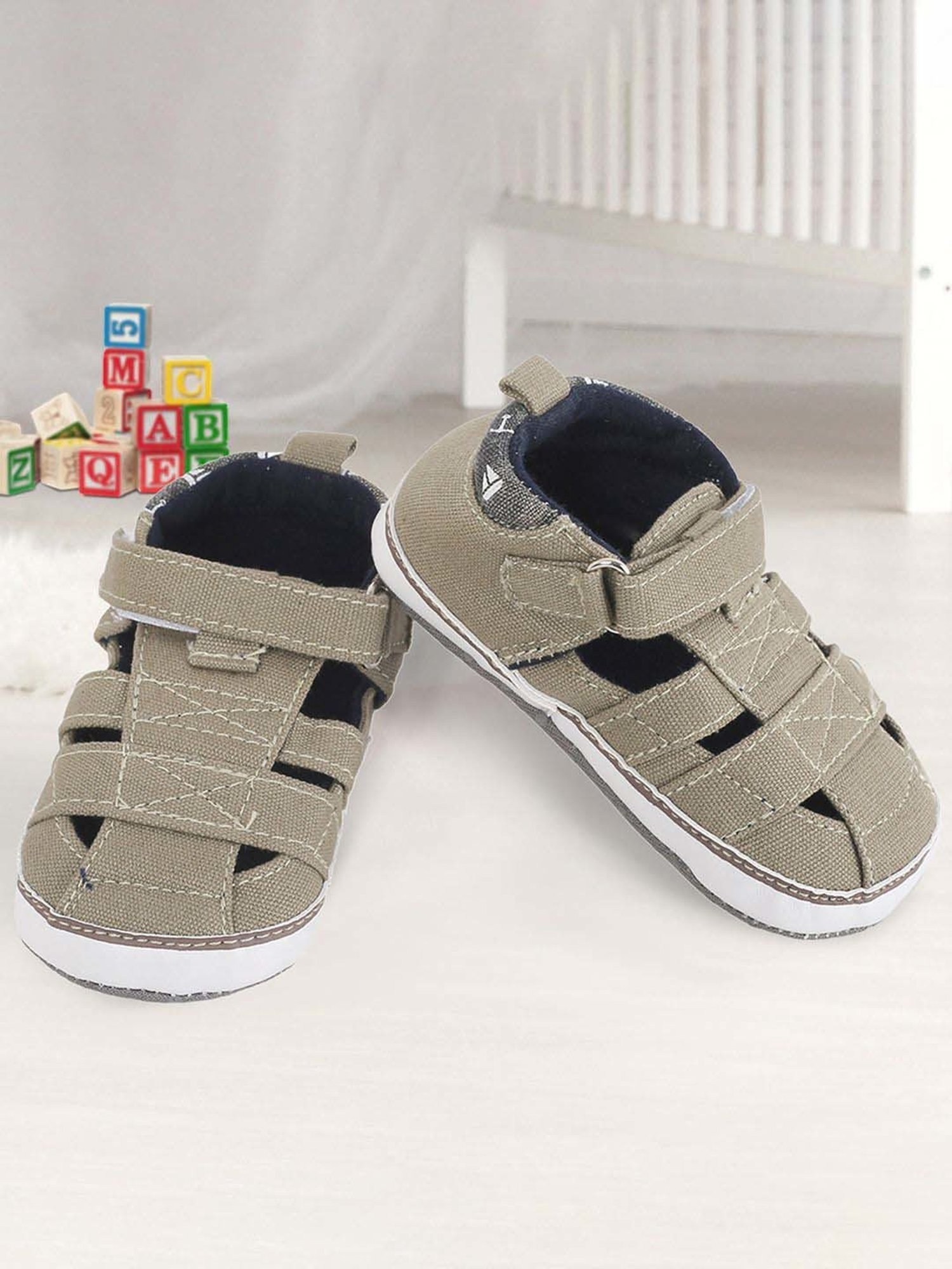 Baby Moo Kids Green Casual Sandals