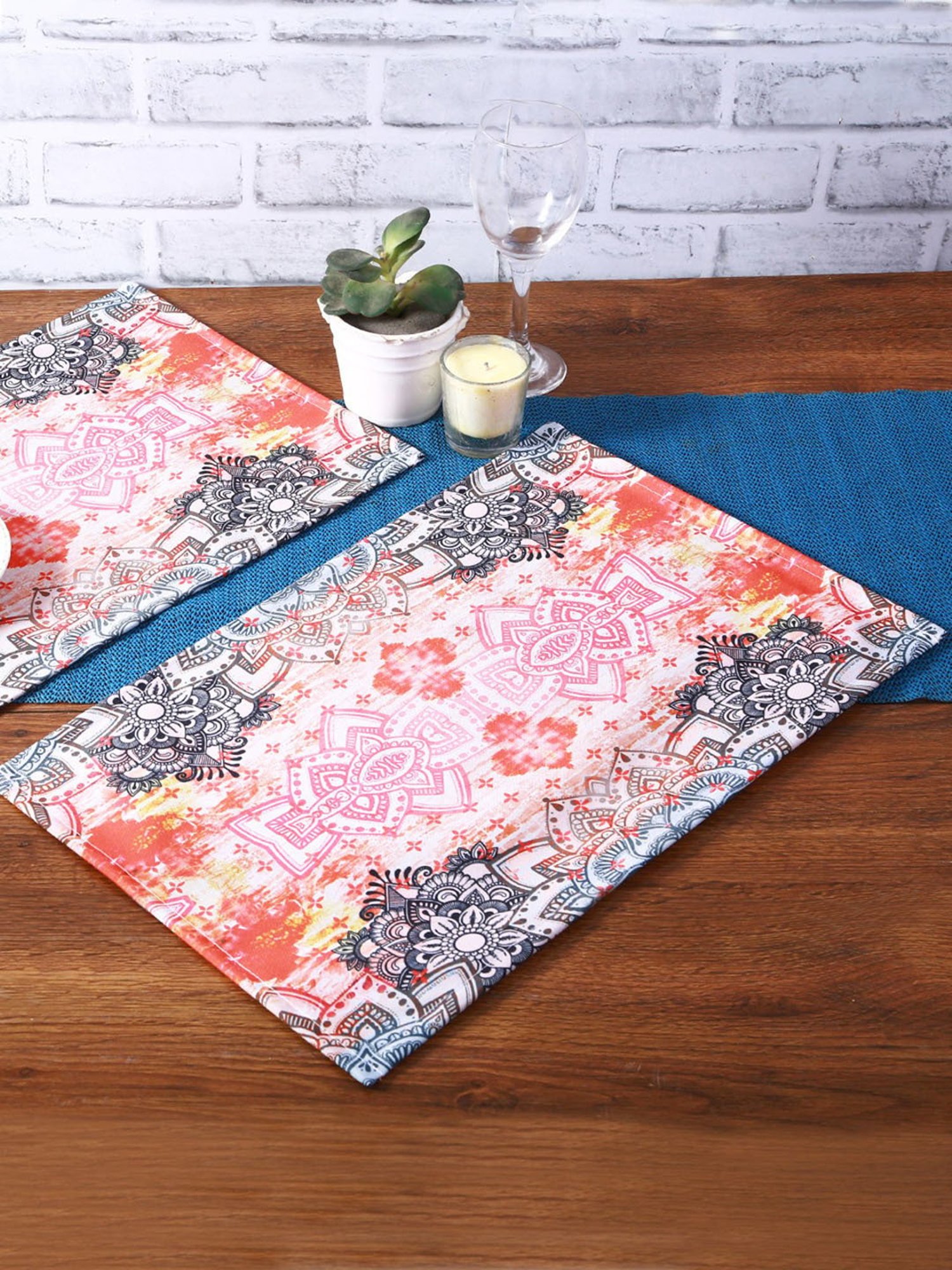 Table Runner with 4ct Placemats - Bullseye's Playground™