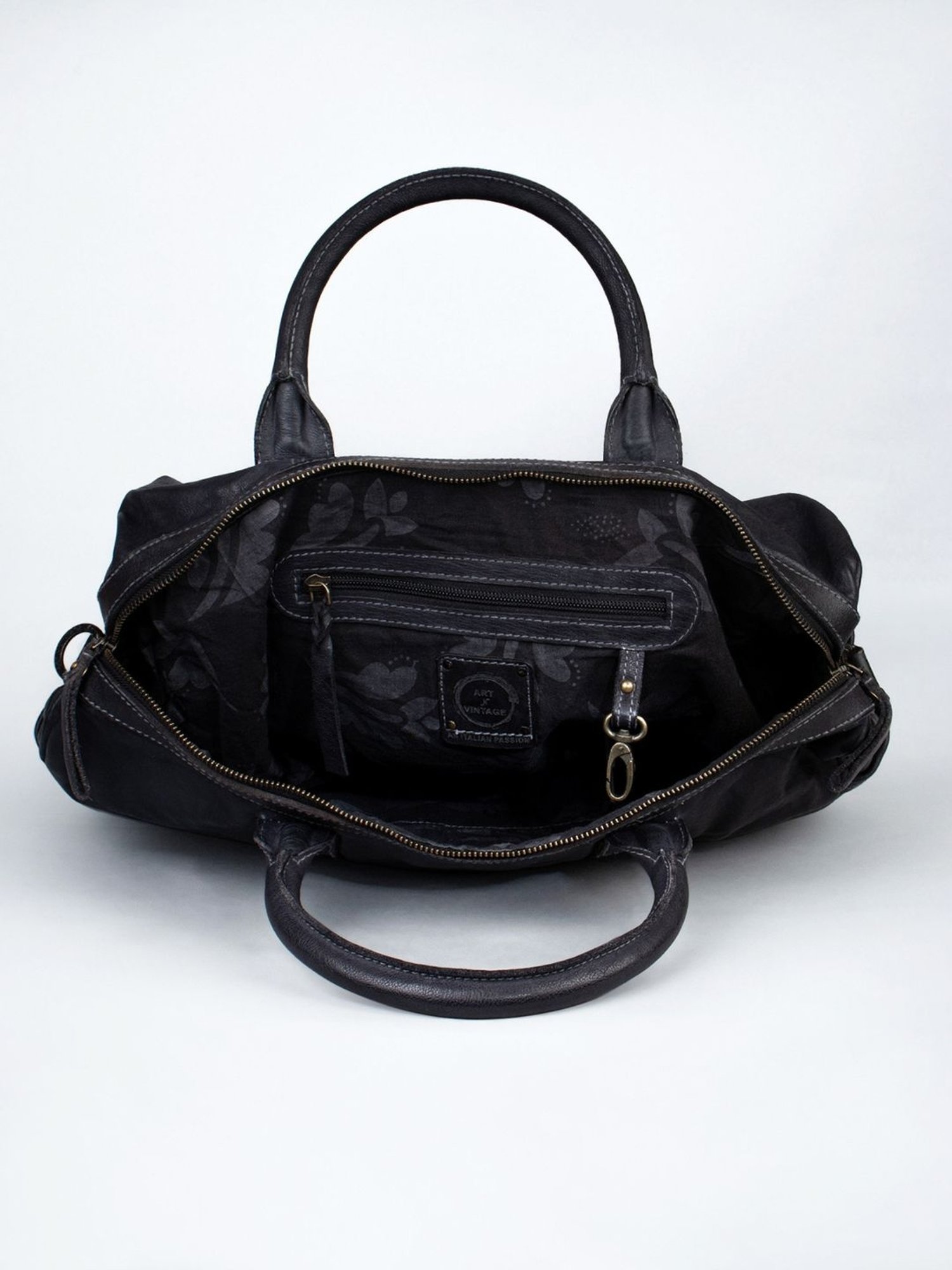 Art N Vintage Alexander Black Leather Solid Extra Large Duffle Bag