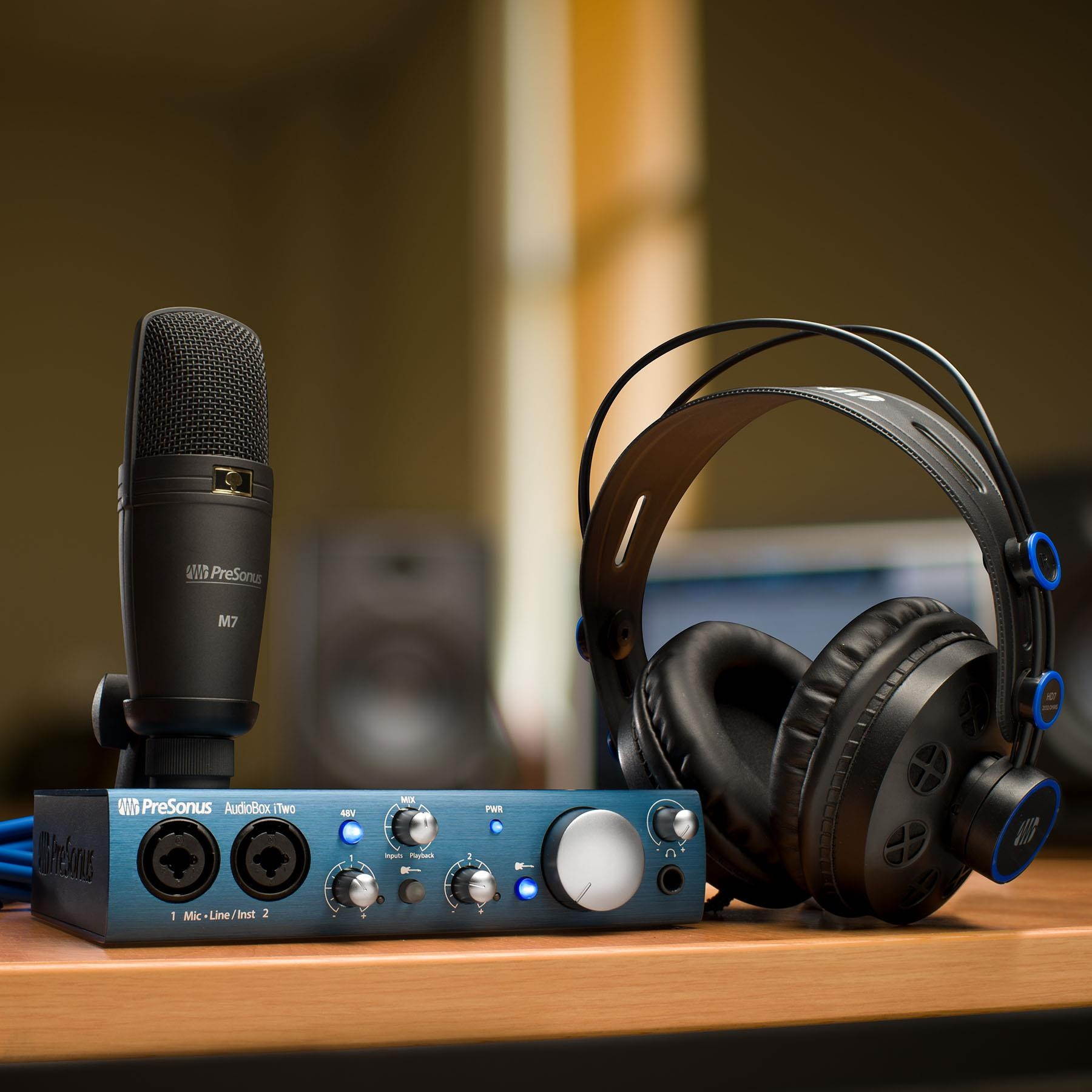 PreSonus AudioBox iTwo Studio Bundle