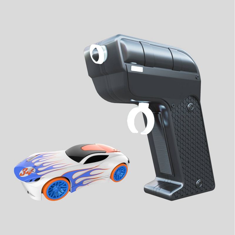 Skullduggery Tracer Racer RC Car and Controller - White