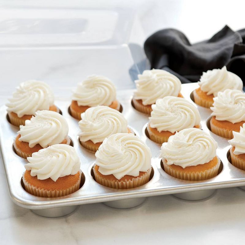 Kaiser Bakeware Steel Muffin Pan, 12 Cup