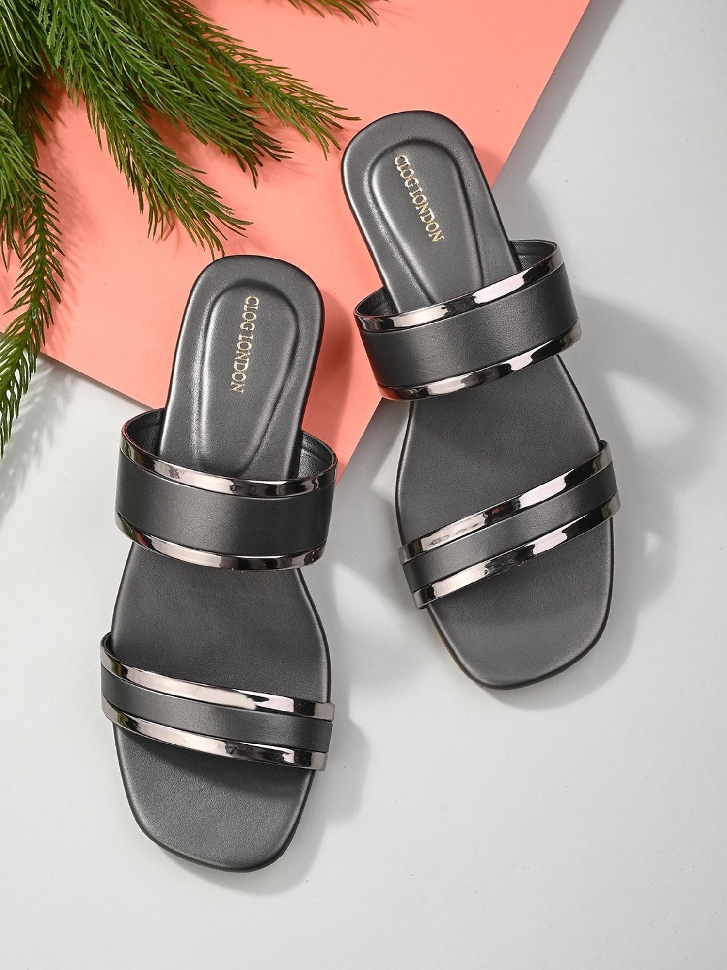 Clog London Women's Grey Casual Sandals