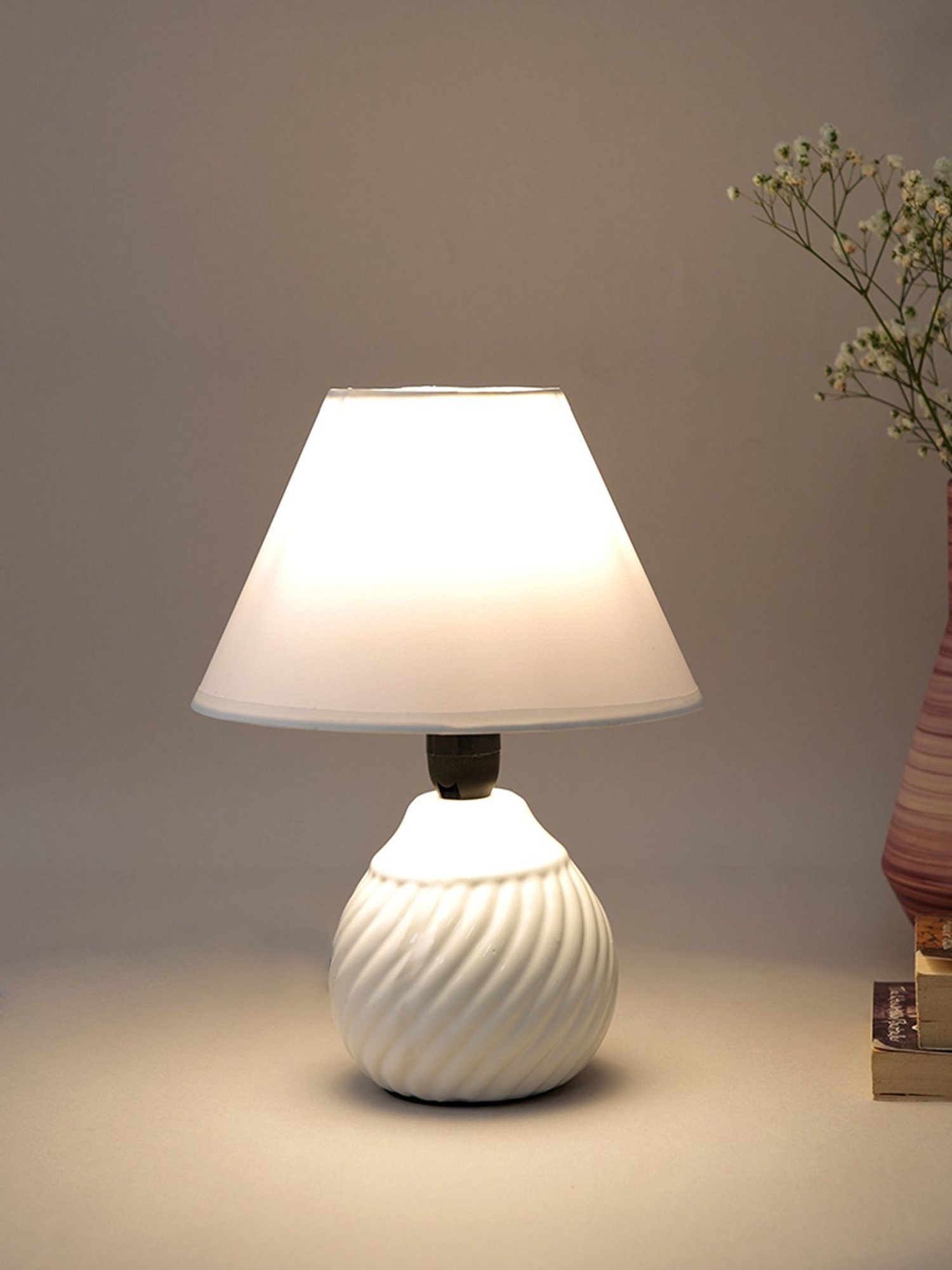 Tayhaa White Ceramic Lamps
