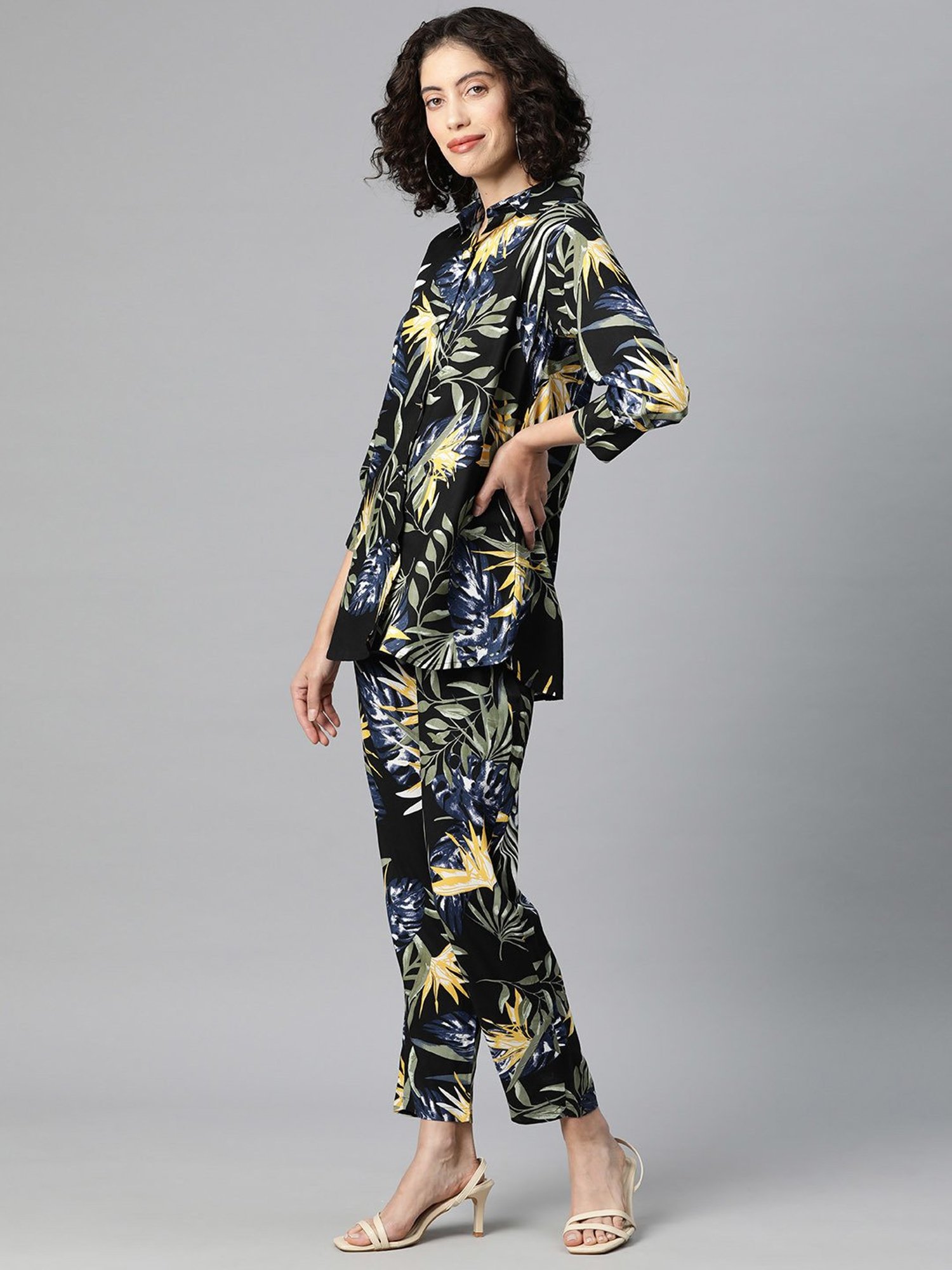One Femme Multicolor Printed Shirt With Trousers