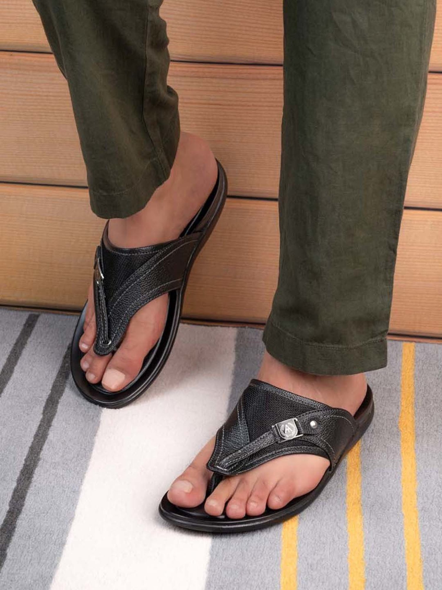 Alberto Torresi 
 Men's Black Thong Sandals