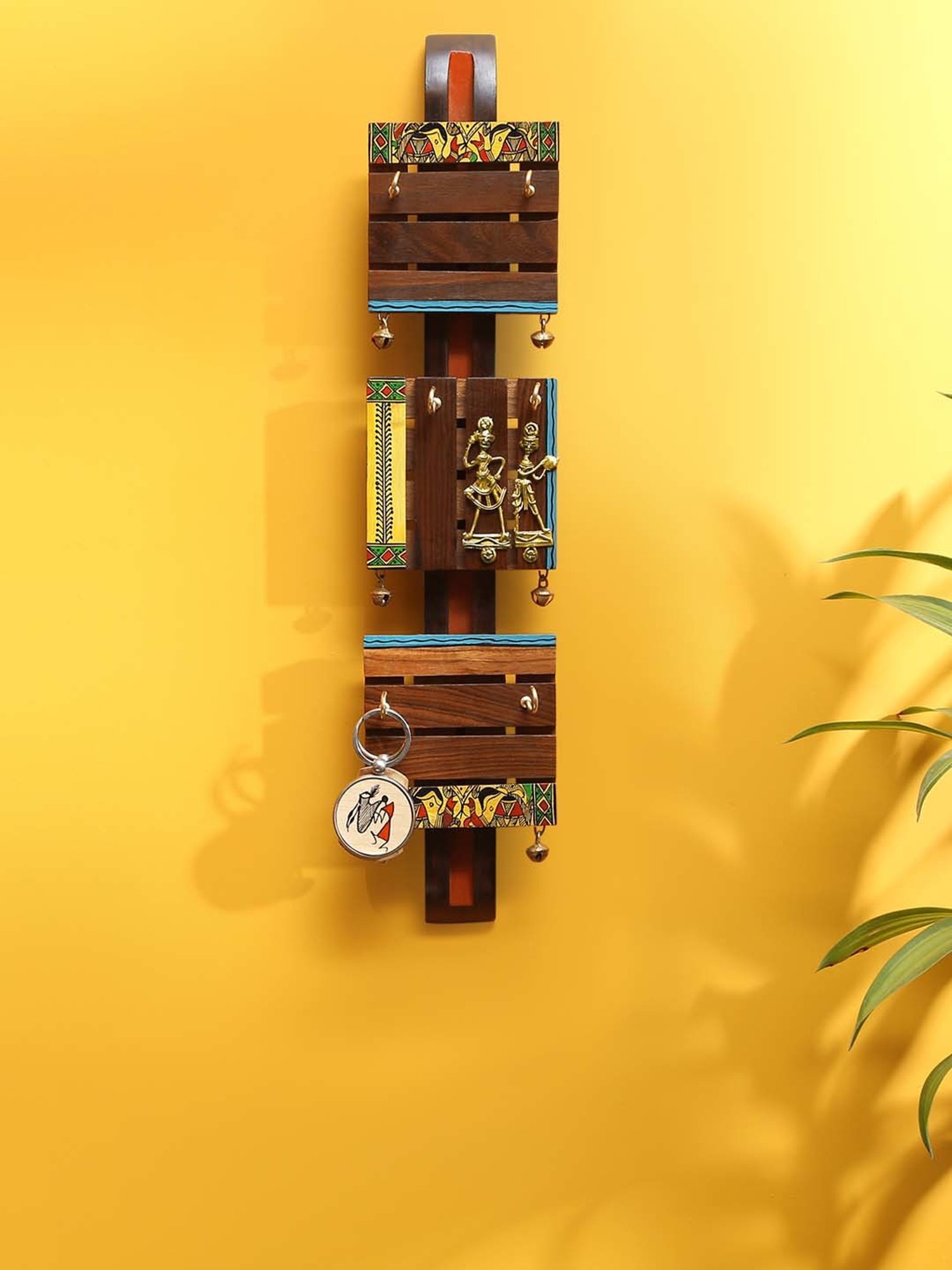 ExclusiveLane Madhubani Hand-Painted Dhokra Key Holder In Sheesham & Teak Wood (6 Hooks)