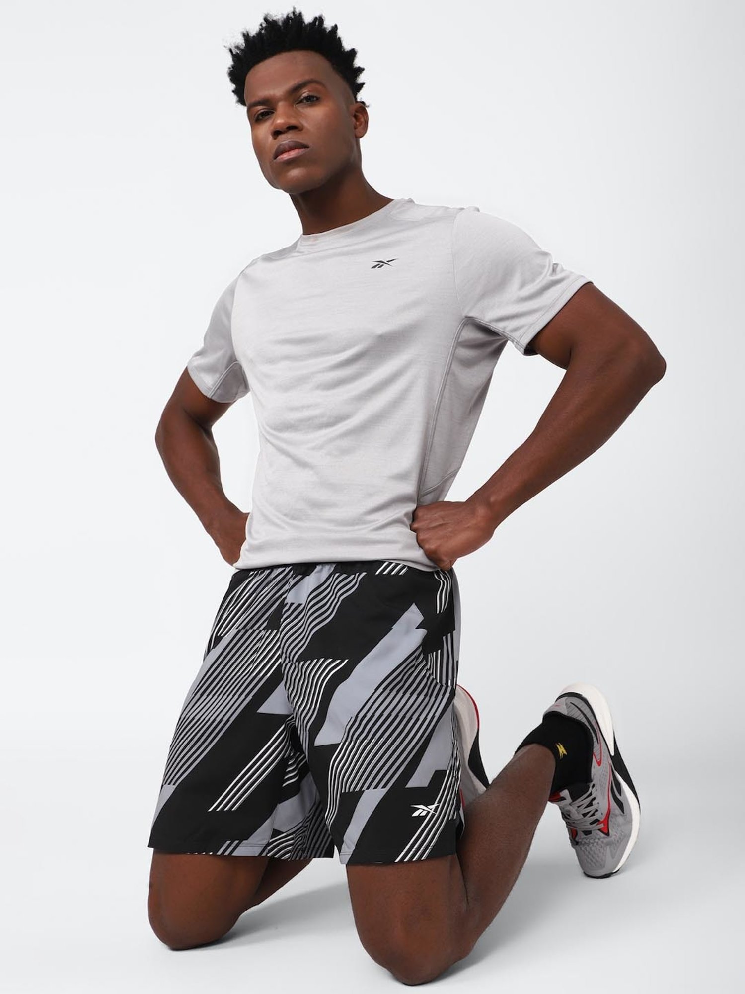 Reebok Black Regular Fit Printed Sports Shorts