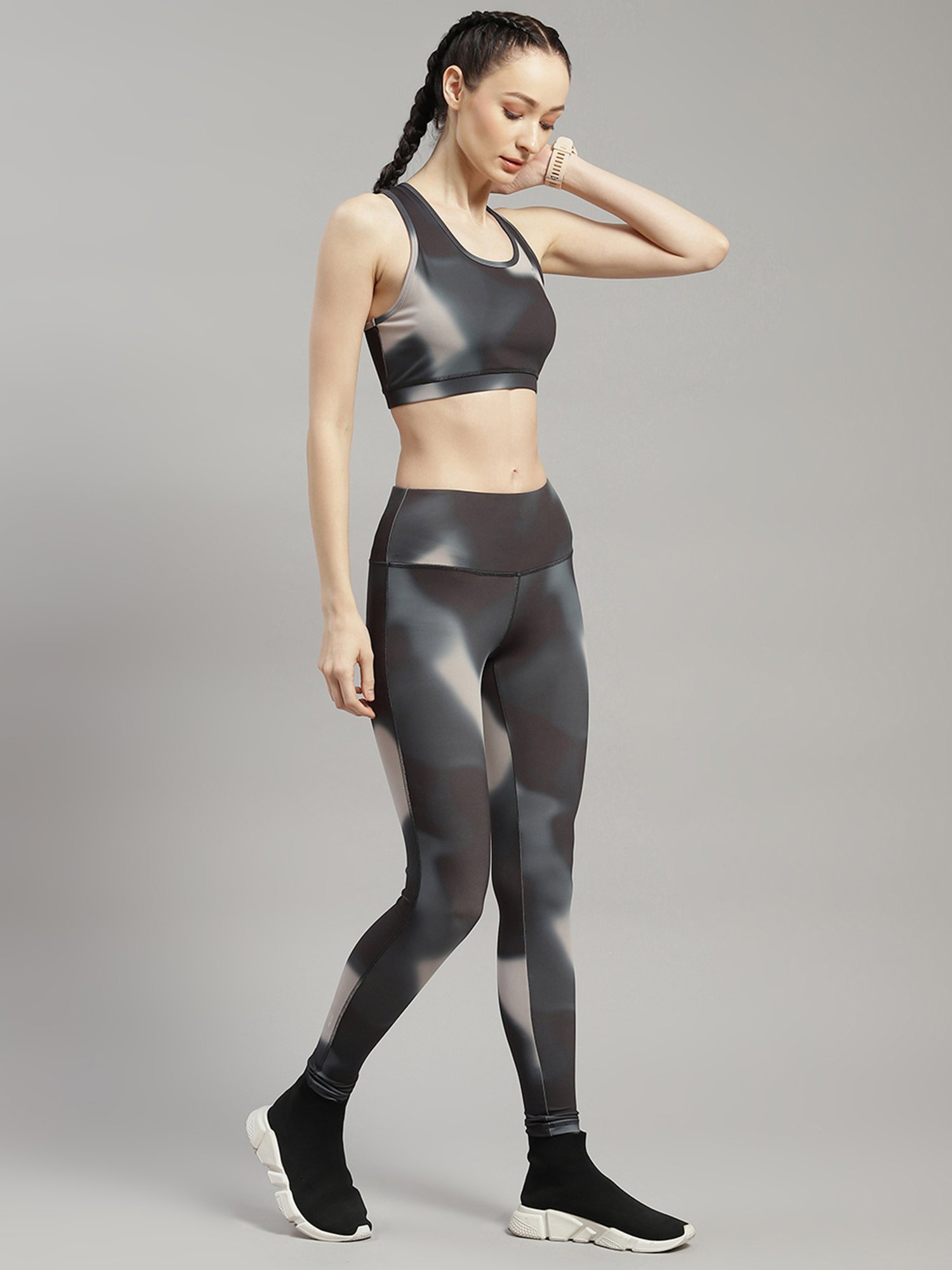 Rock.it Multicolor Tie - Dye Sports Bra With Tights