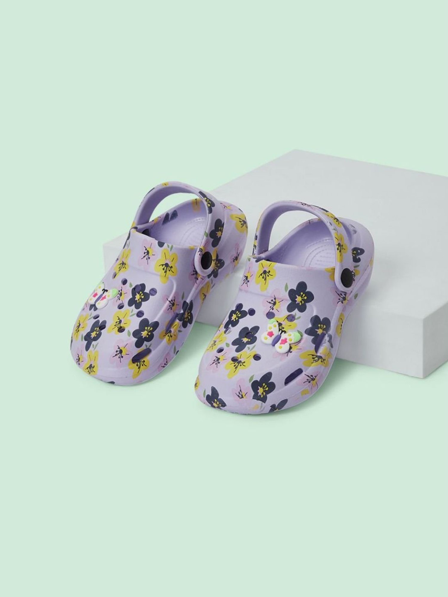 Pantaloons Junior Lilac Back Strap Sandals