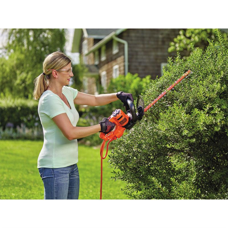 Black & Decker BEHT200 18 in. Electric Hedge Trimmer