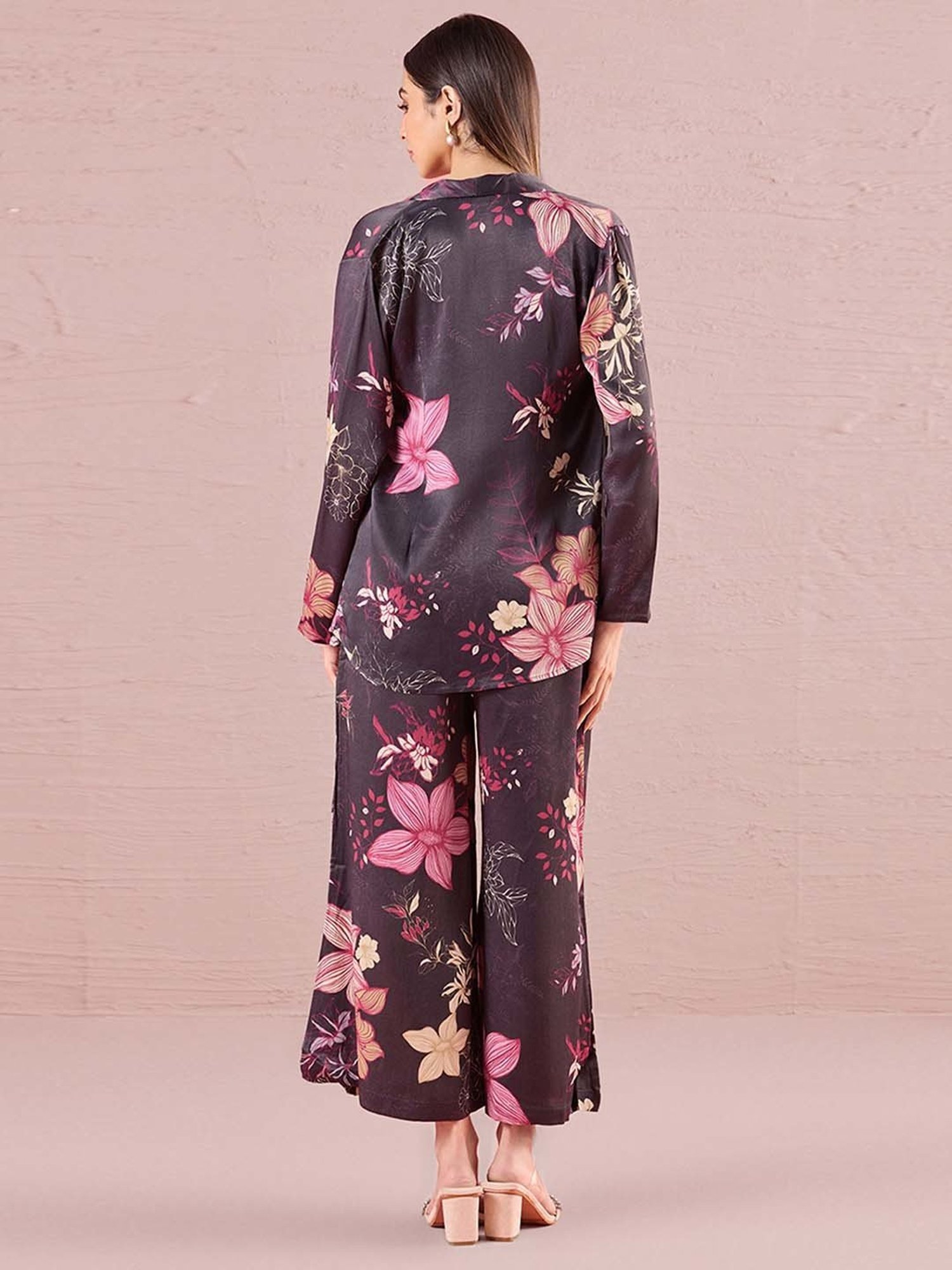 navyasa by liva Black Shrug With Pant & Camisole Set