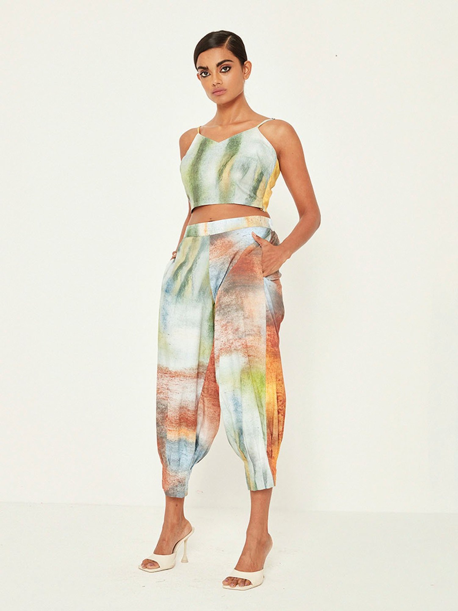 ANCESTRY Multicolor Printed Crop Top