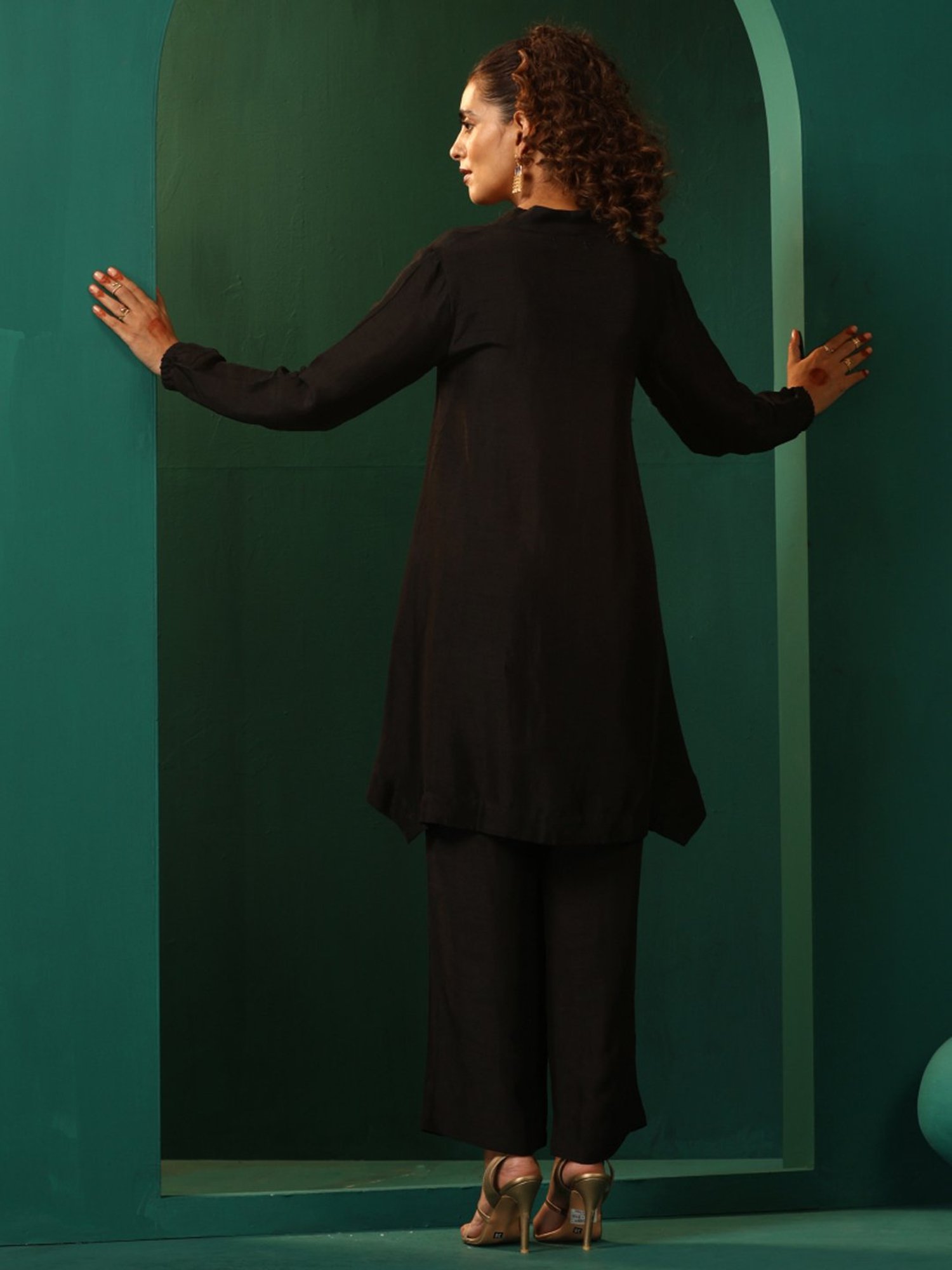 true Browns Black Round Neck Short Kurti Pant Set