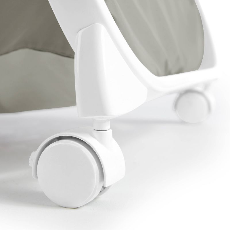 Simmons Kids' Silent Auto Gliding Deluxe Bassinet - Embossed Paisley