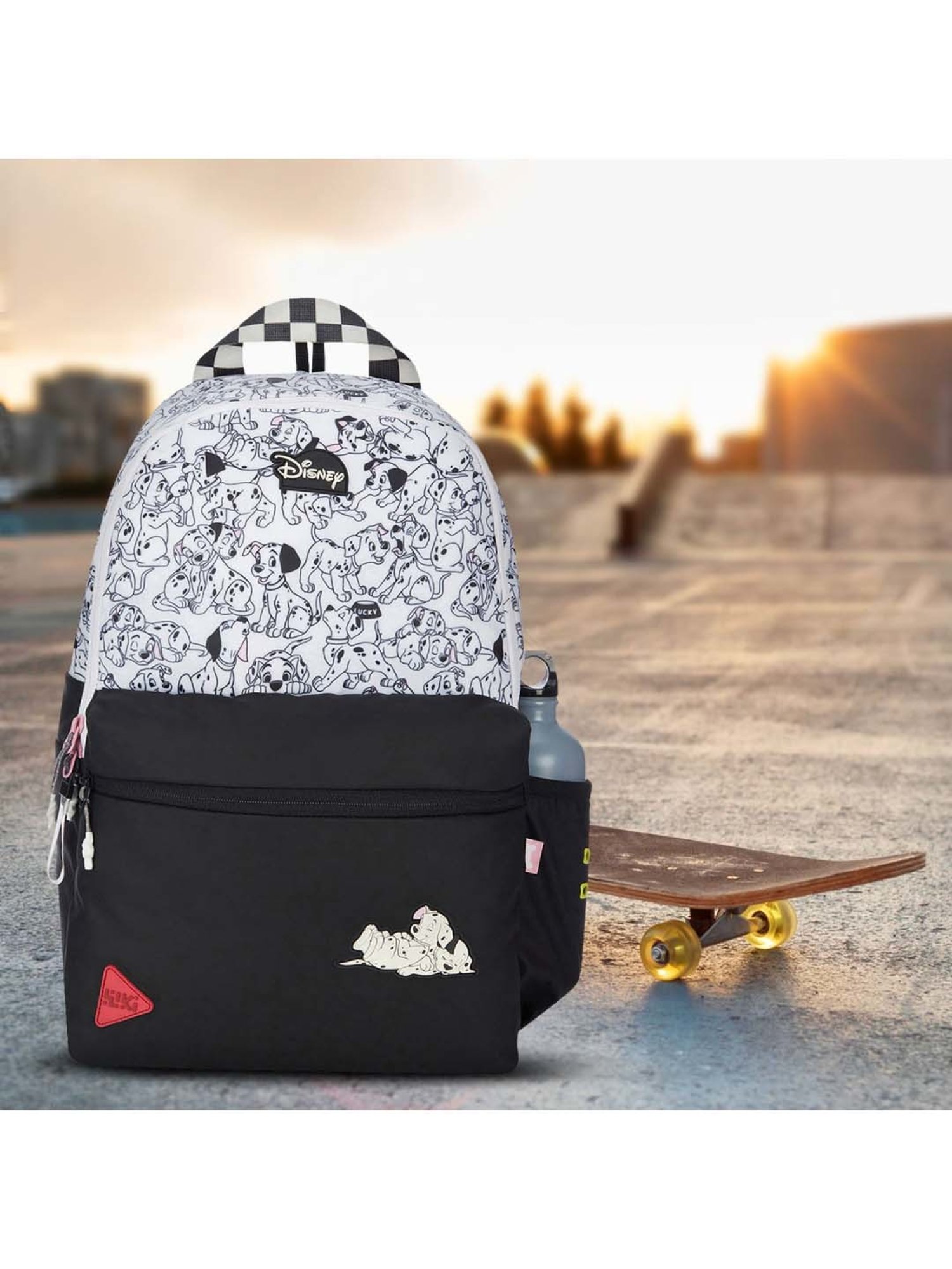 Wiki 18.5 Ltrs White & Black Medium Backpack