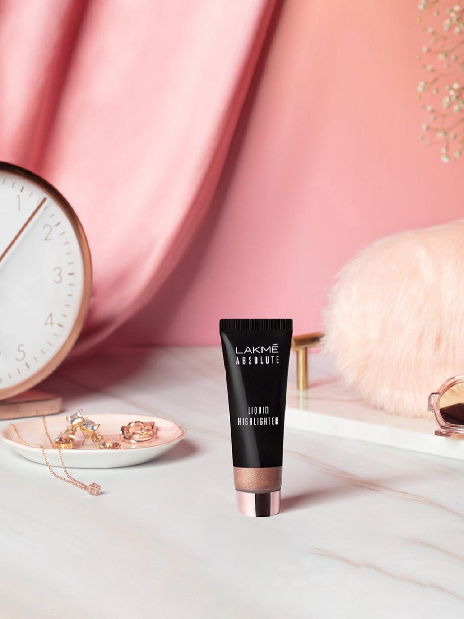 Lakme Glitterati Liquid Highlighter Ivory - 25 gm