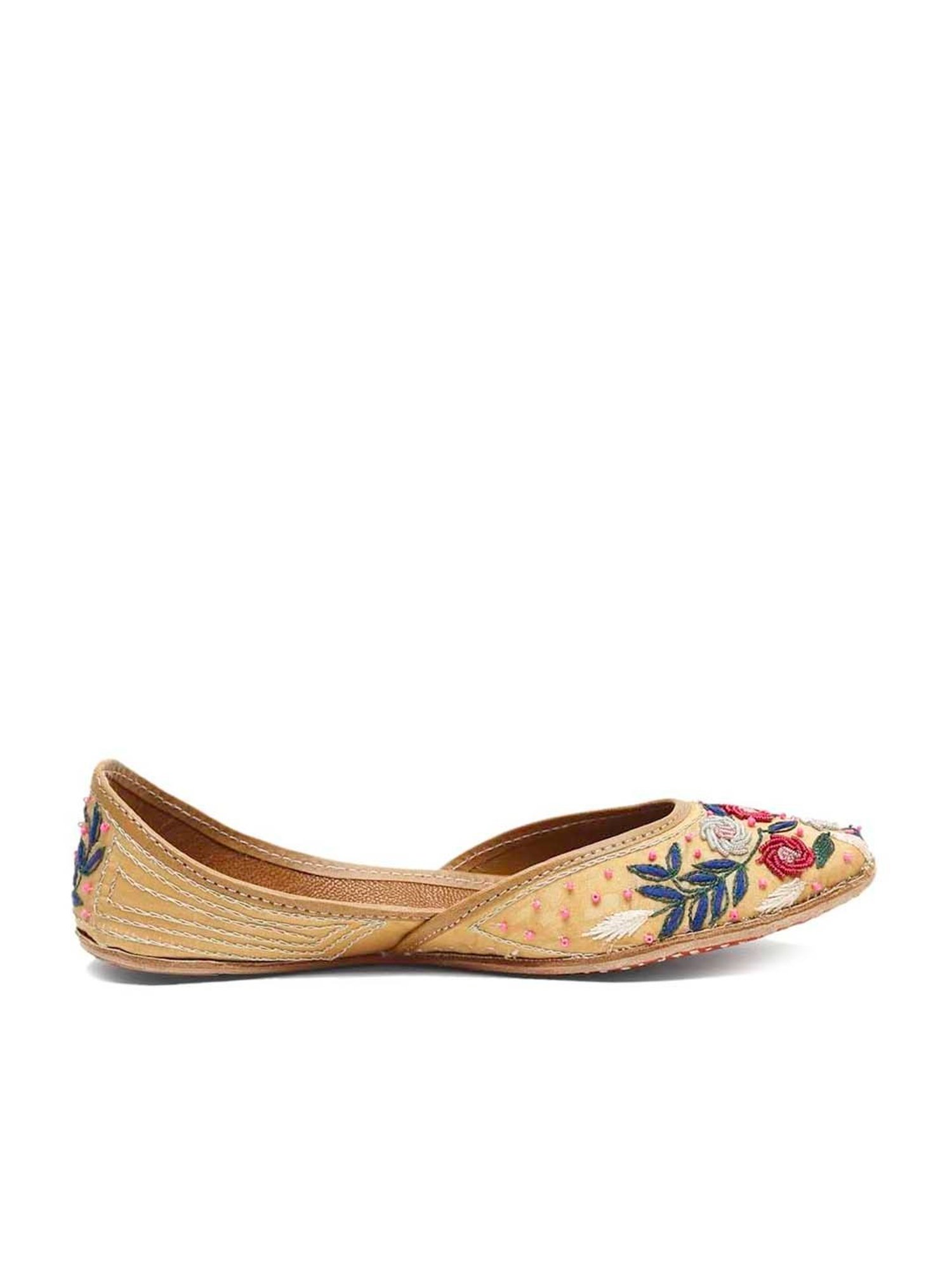 Glam Story Women's Gold Ethnic Juttis