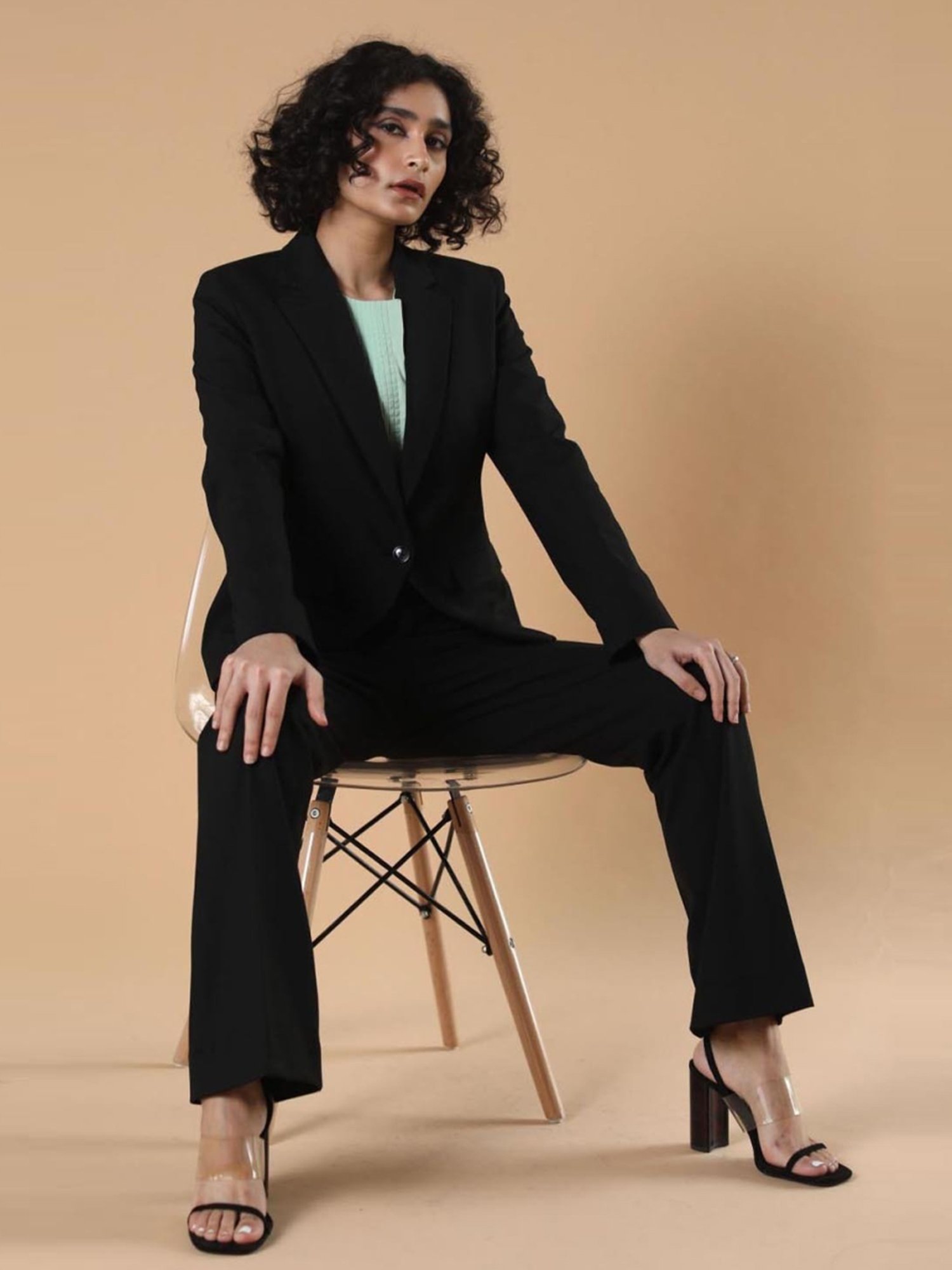 Qua Black The Indra Suit