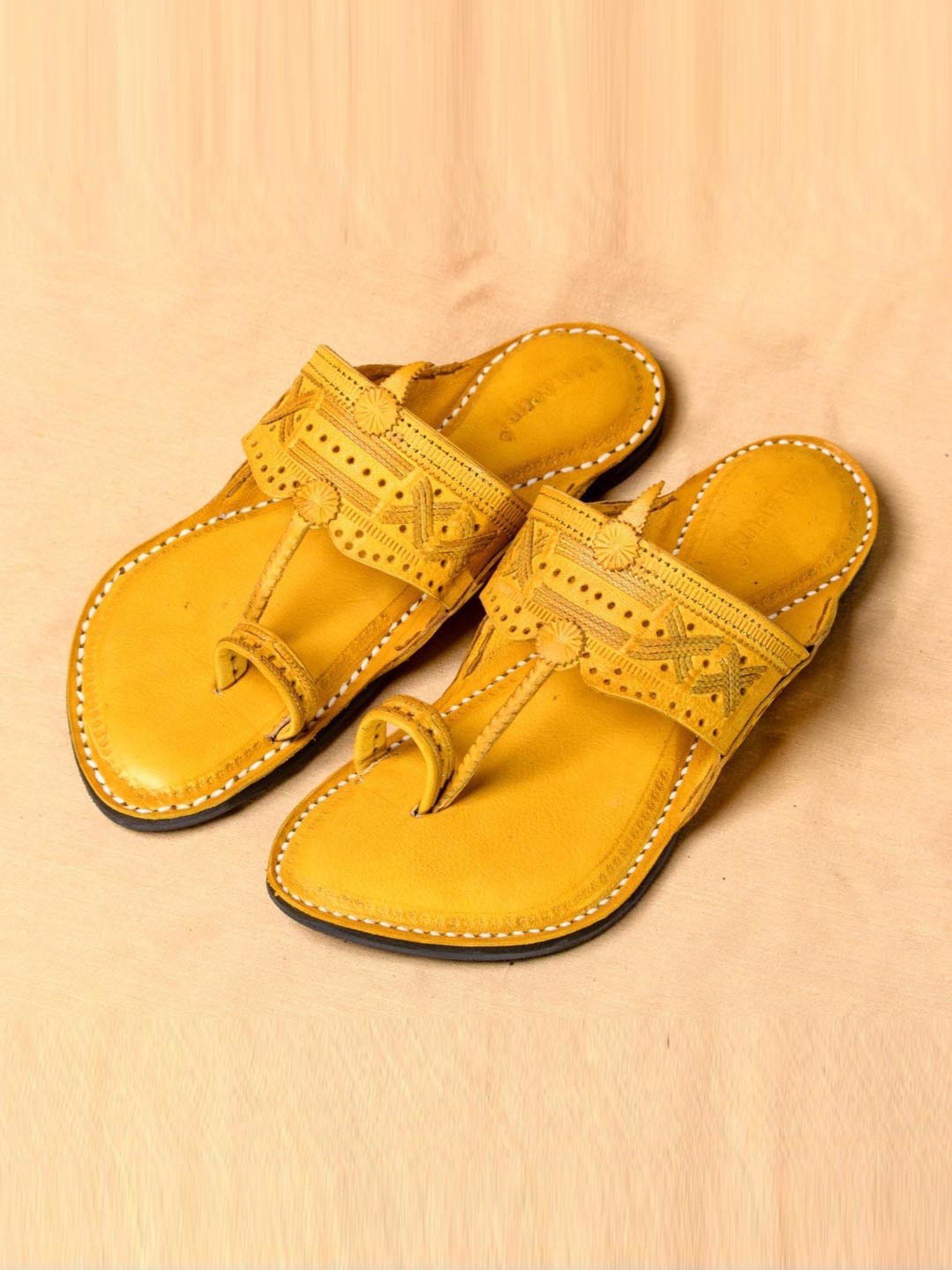 Kalapuri Men's Yellow Kolhapuri Sandals