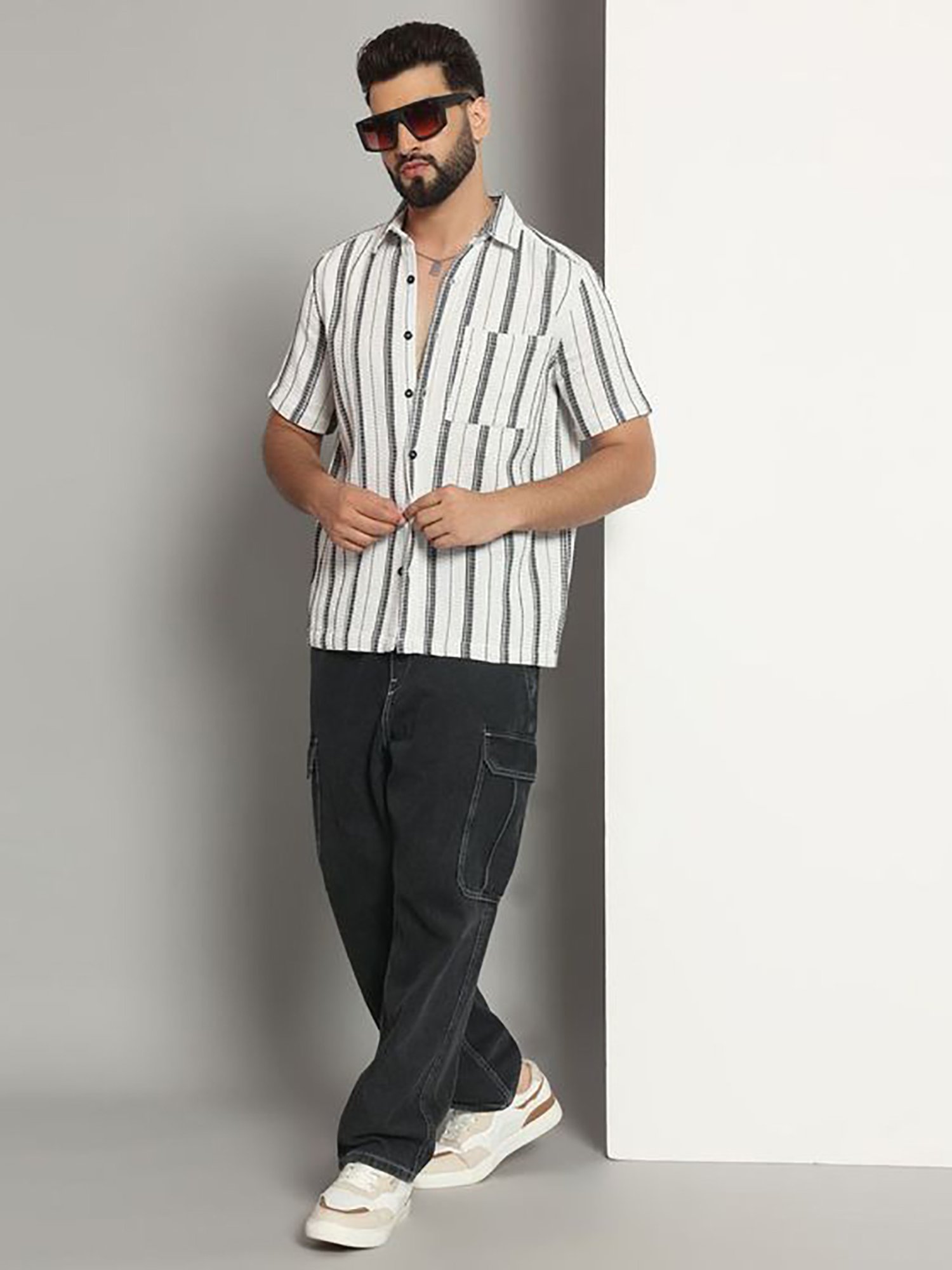 CHIMPAAANZEE White Regular fit Stripes Casual Shirt