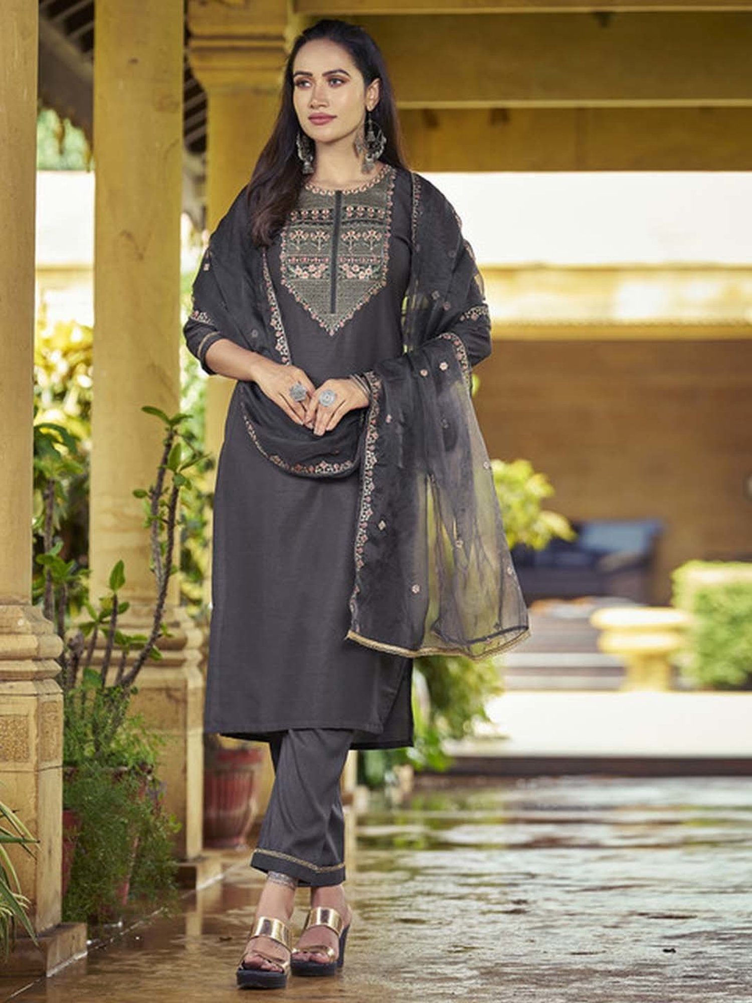 Skylee Grey Embroidered Kurta Pant Set With Dupatta
