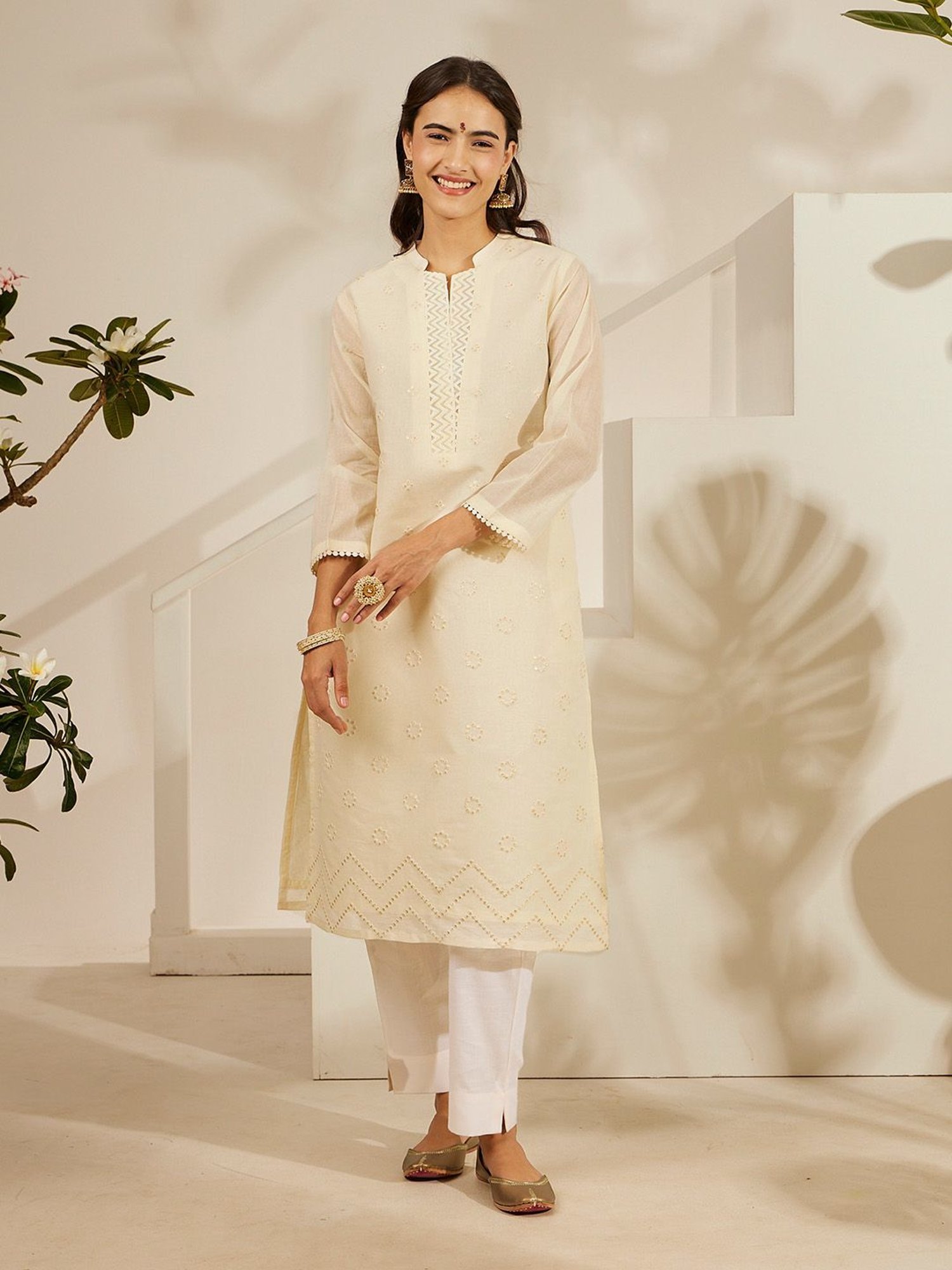 Daali Cream Mul Mandarin Collar 3/4 Sleeves Summery Whites Kurta with Two Pockets