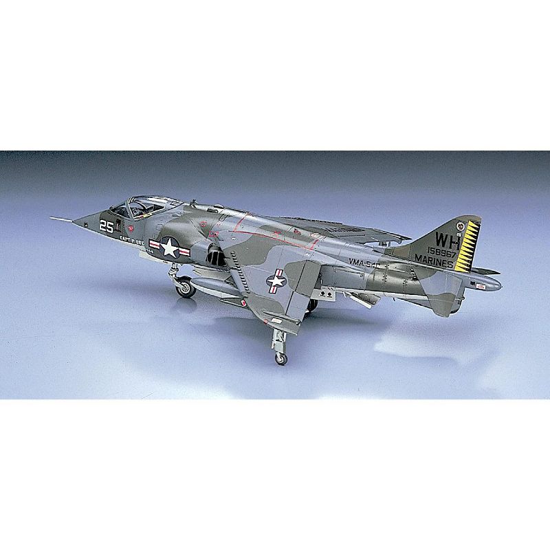 Hasegawa 00240 1/72 AV-8B Harrier USMC Attacker Plastic Model Kit