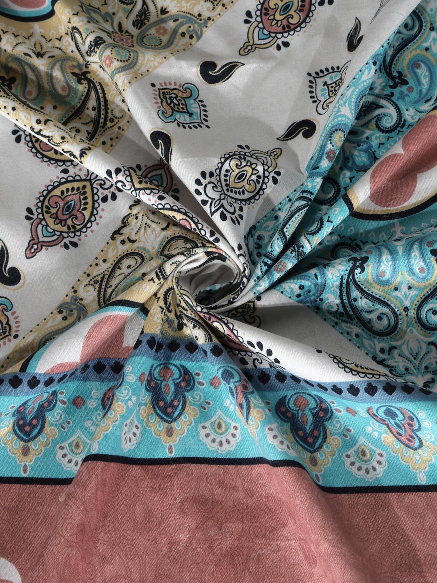 Klotthe Printed Multicolor 300 TC Cotton Blend King Bed Sheet with 2 Pillow Covers