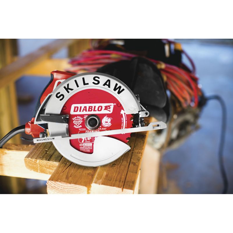 SKILSAW SPT67WM-RT 15 Amp 7-1/4 in. Sidewinder Magnesium Circular Saw