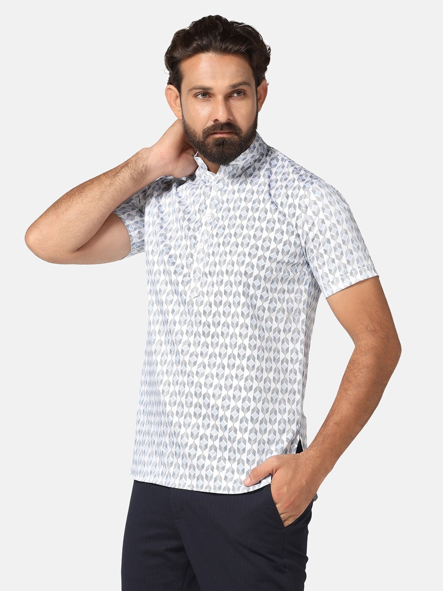 TAHVO White Slim Fit Printed Shirt