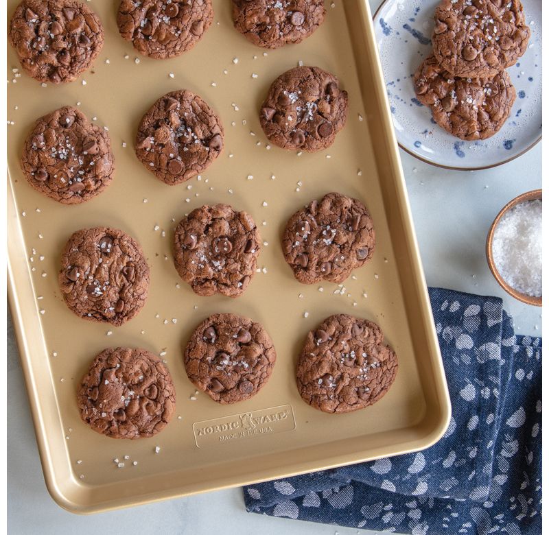 Nordic Ware Natural Aluminum NonStick Commercial Baker's Half Sheet