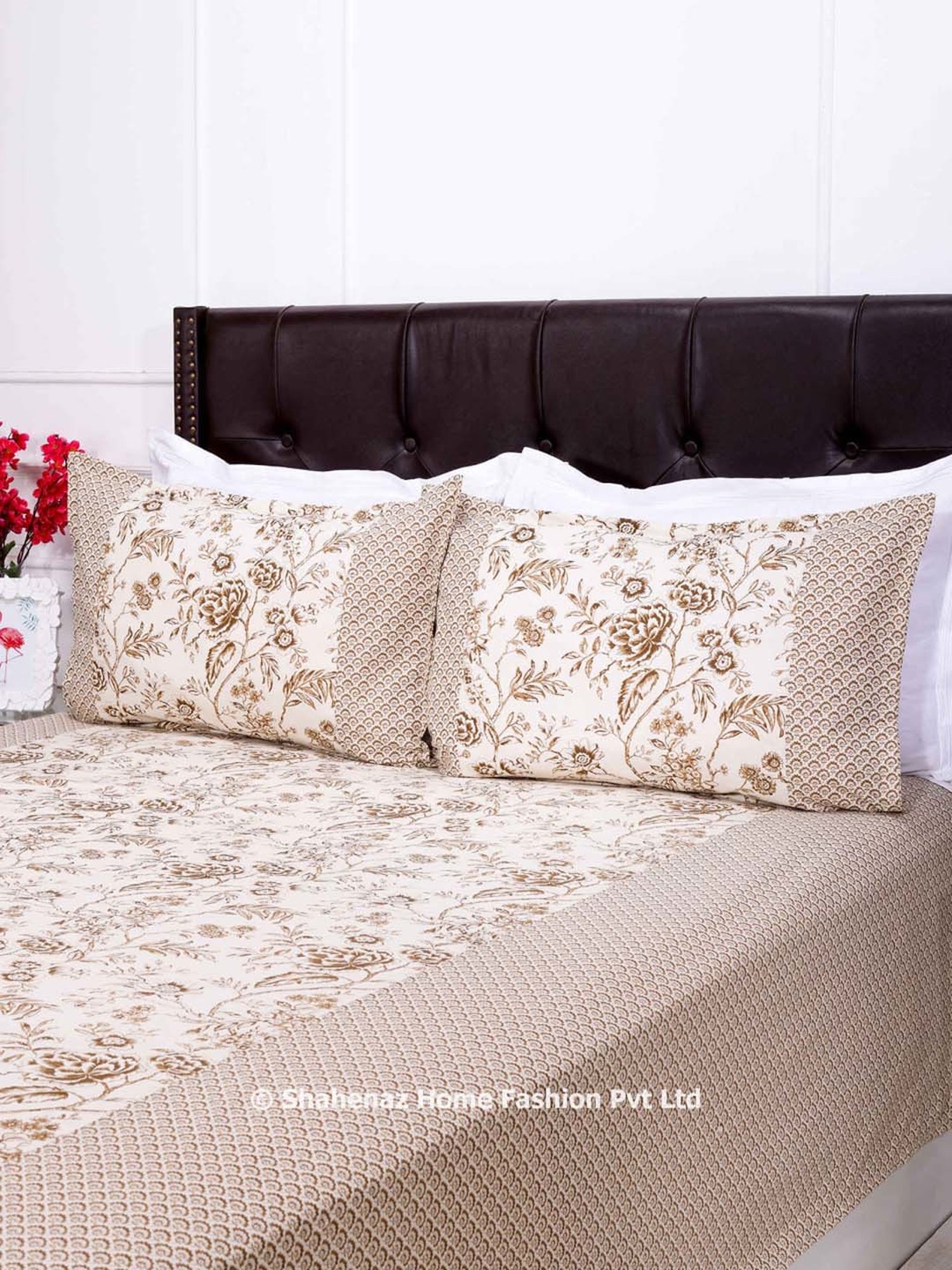 Shahenaz Brown 120 TC Cotton Vintage Damask Luxury Double Bedsheet with 2 Pillow Covers