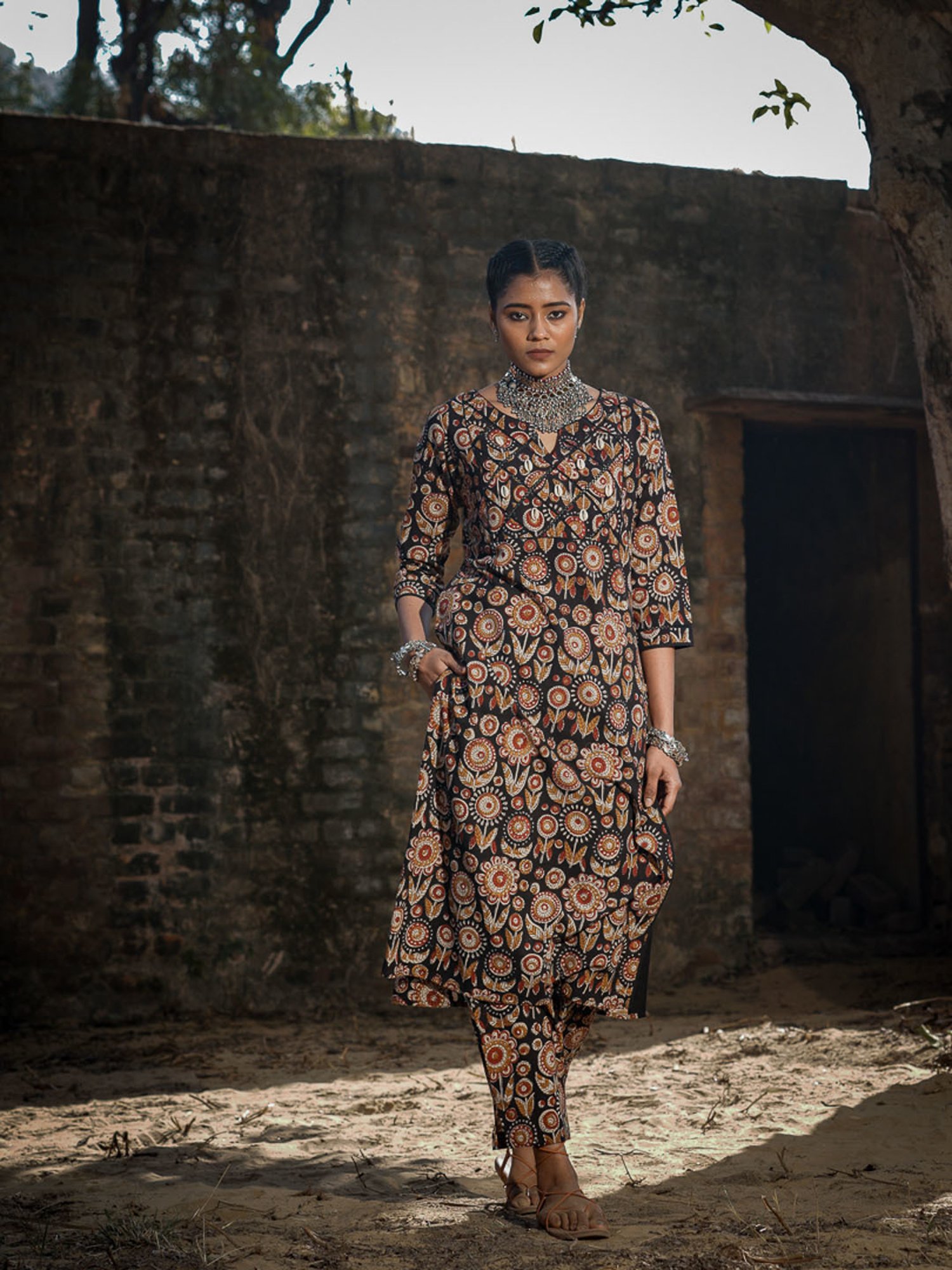 Akiso Black Block Printed Straight Kurta On Yoke And Straight Pants Set ( Set Of 2 )