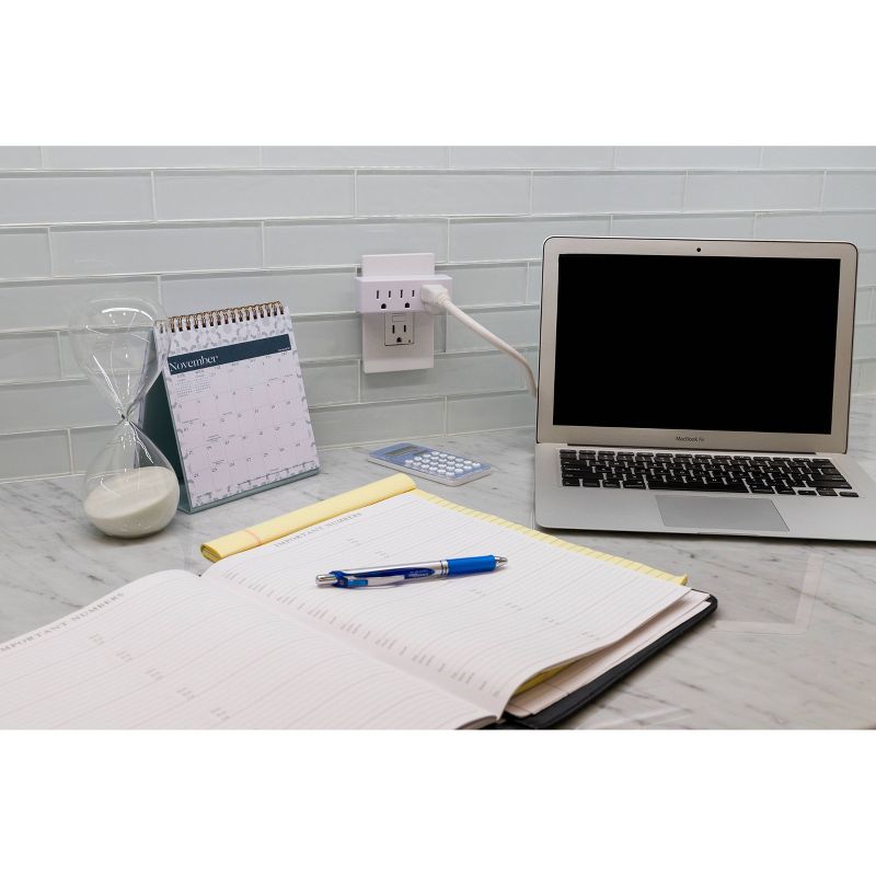 General Electric 3 Outlet Grounded Tap White