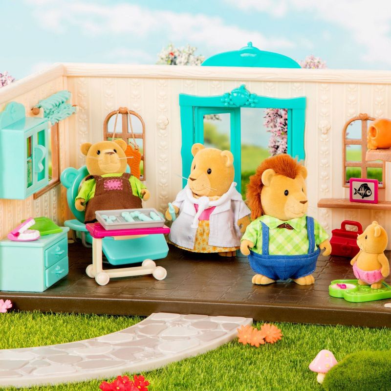 Li'l Woodzeez Miniature Animal Figurine Set - Kingsberry Lion Family