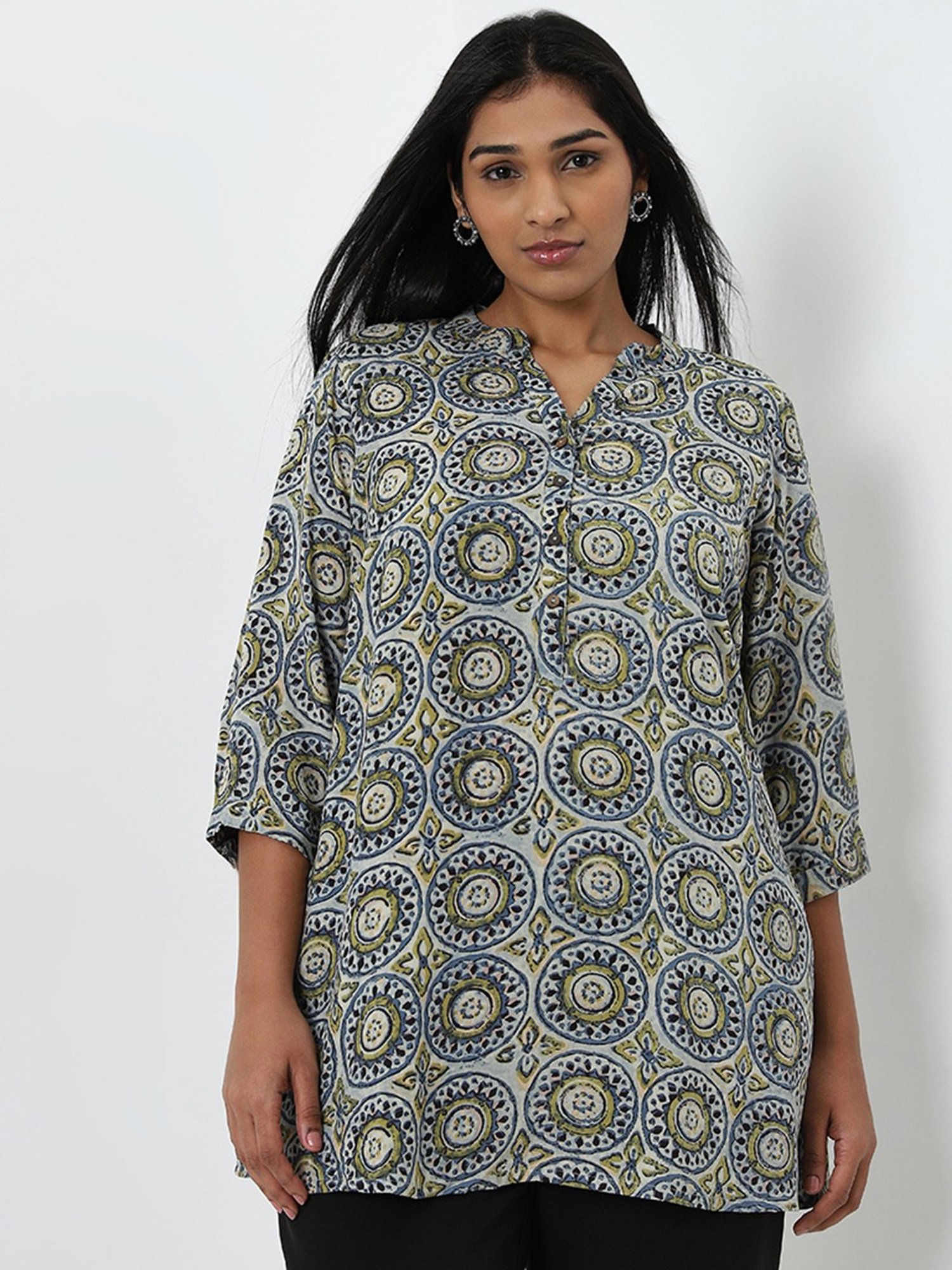 Diza by Westside Blue Geometric Printed Straight Kurti