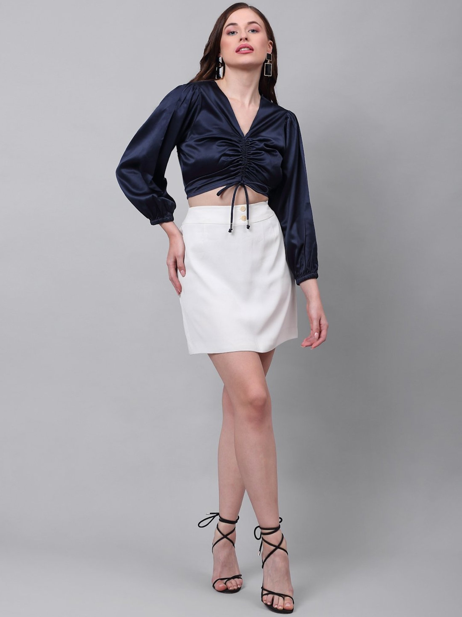 NEUDIS Navy V Neck Crop Top