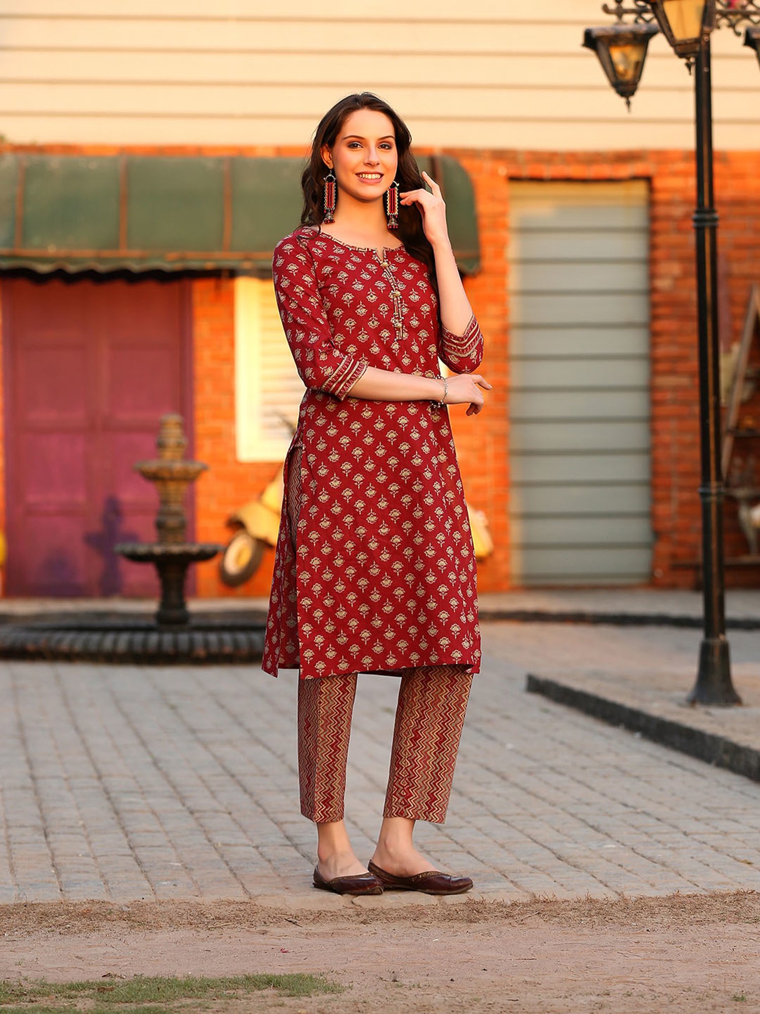 DECKEDUP Red Cotton Embellished Kurta With Pants
