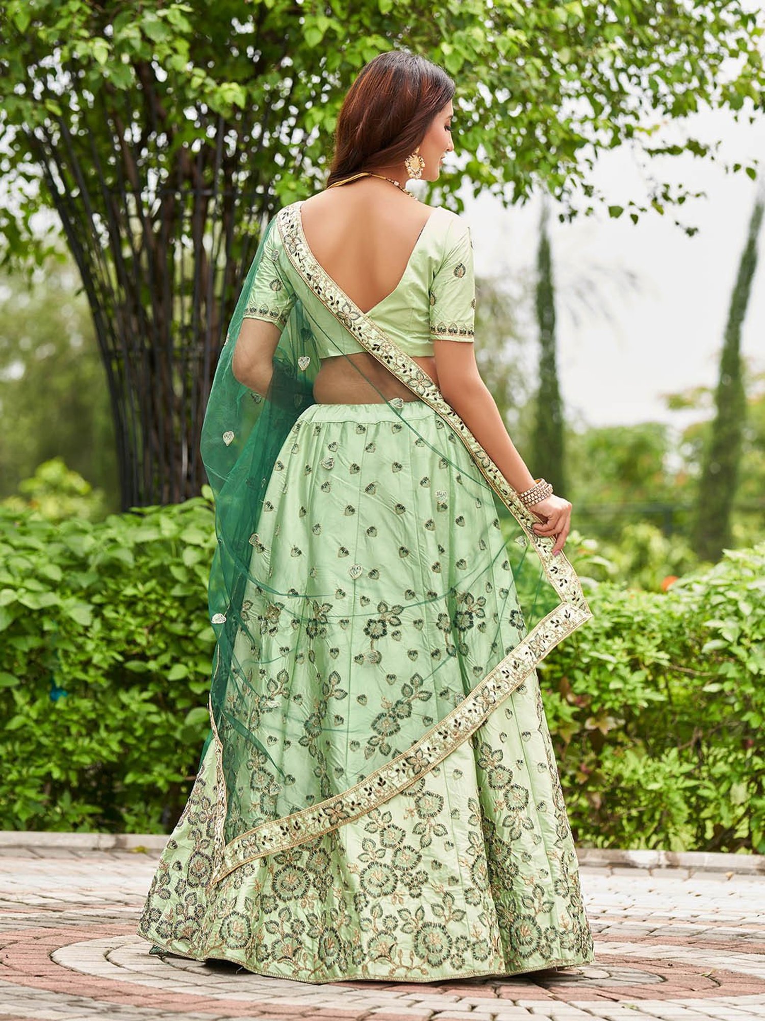 Warthy Ent Green Embroidered Lehenga Choli Set With Dupatta