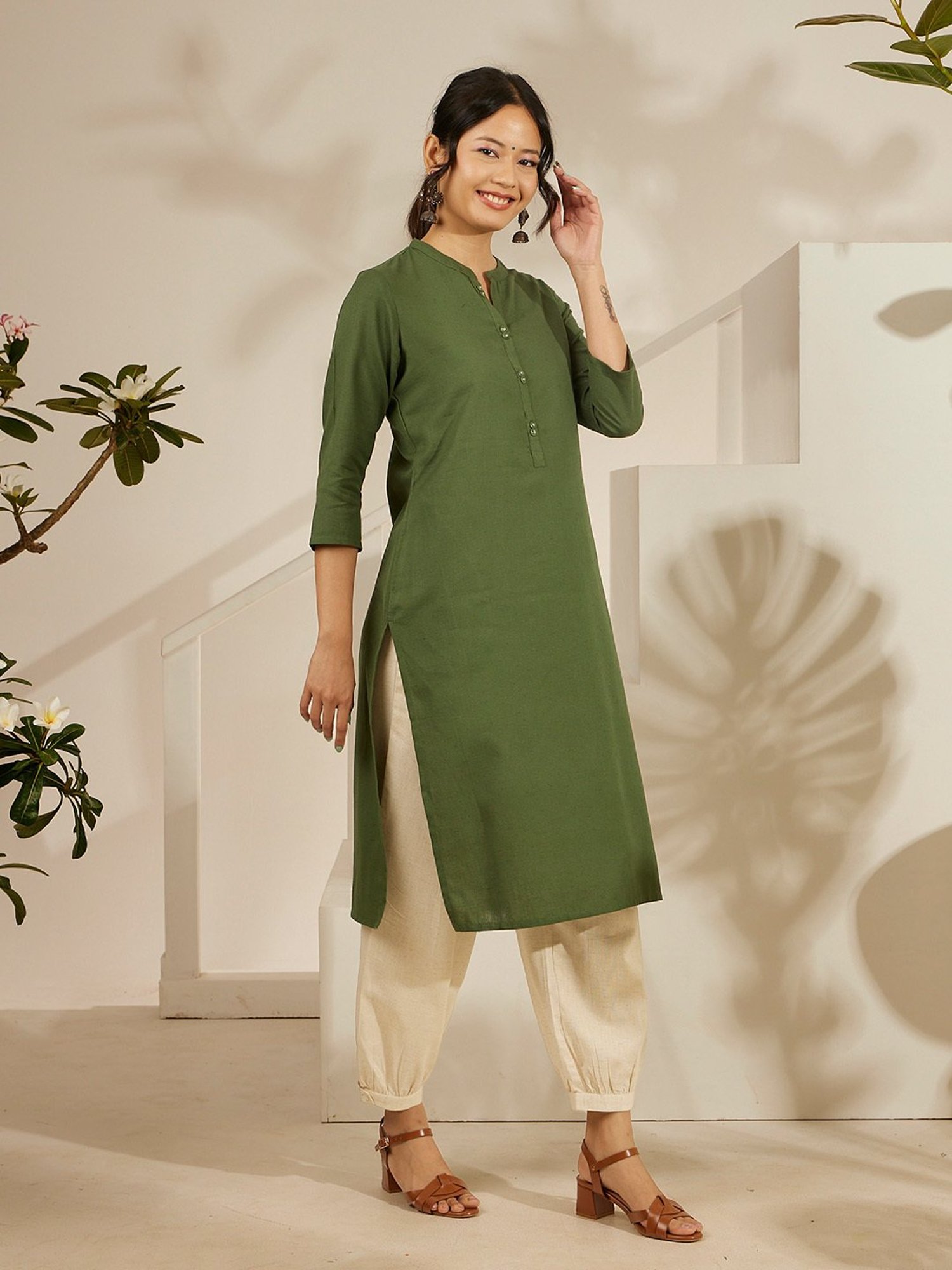 Daali Green Cotton Flax Mandarin Collar 3/4 Sleeves Smart Formals Kurta with Two Pockets