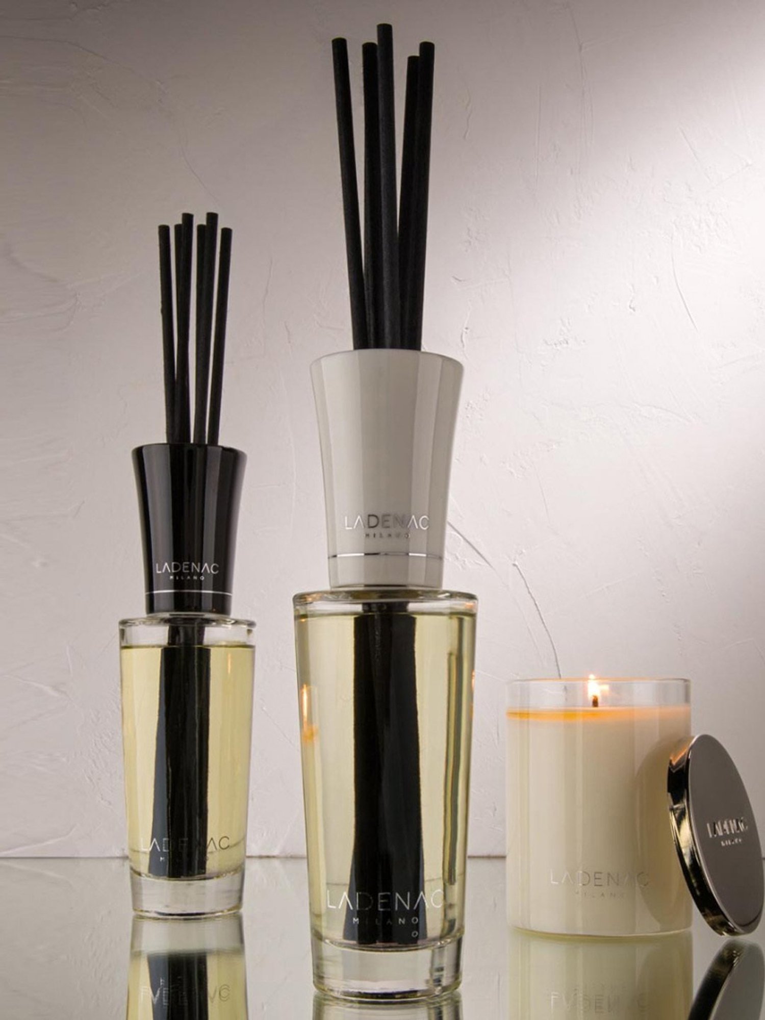 Home4U Ladenac Minimal Floral Champetre Reed Diffuser with Ceramic Lid