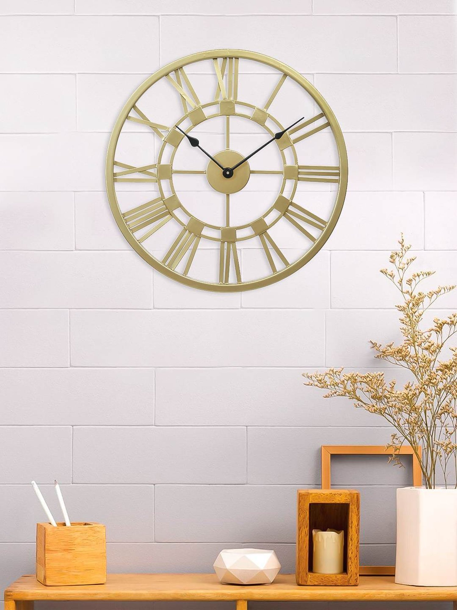 CHRONIKLE Round Gold Iron Wall Clock