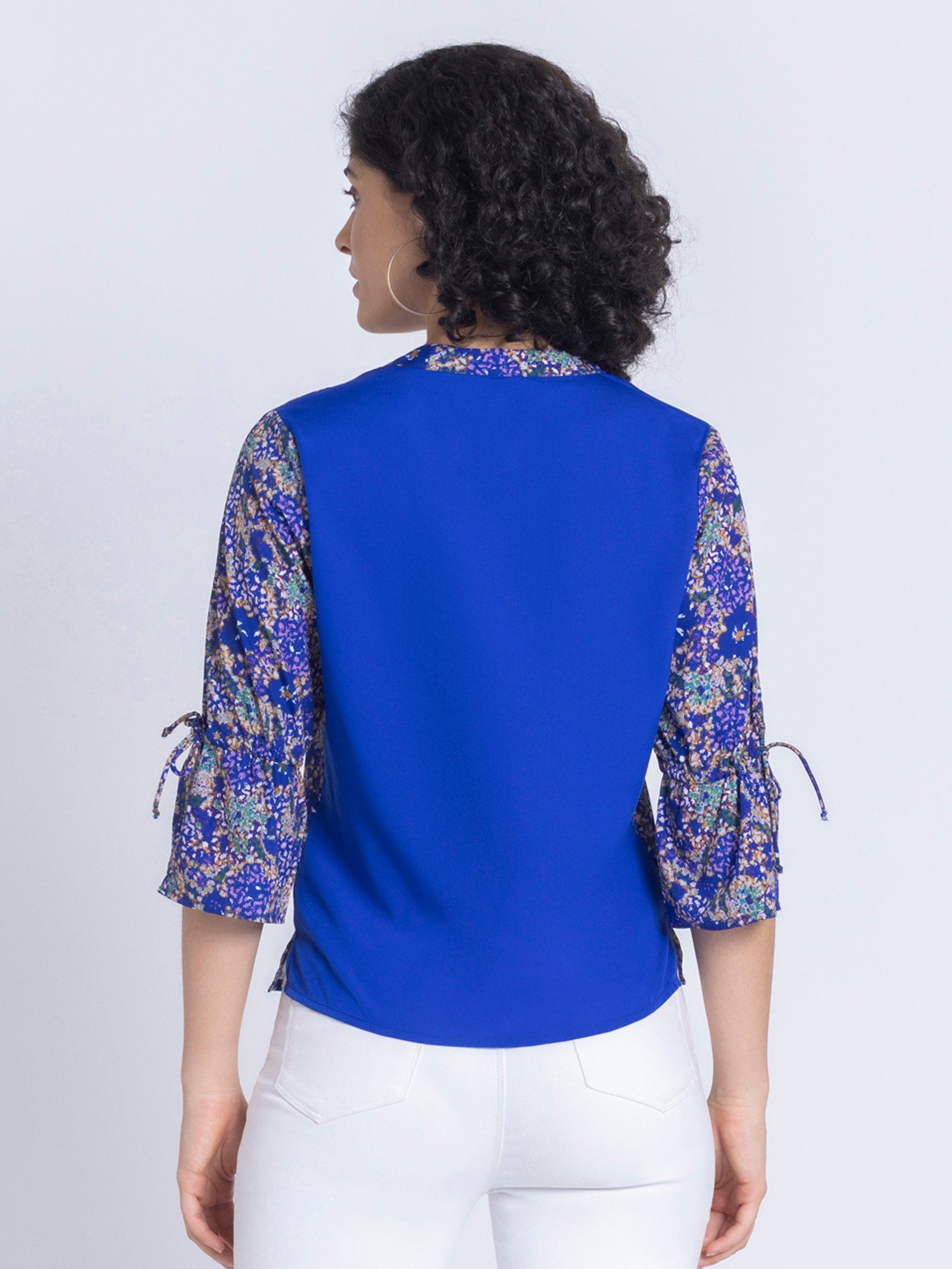 SHAYE Blue Printed Top
