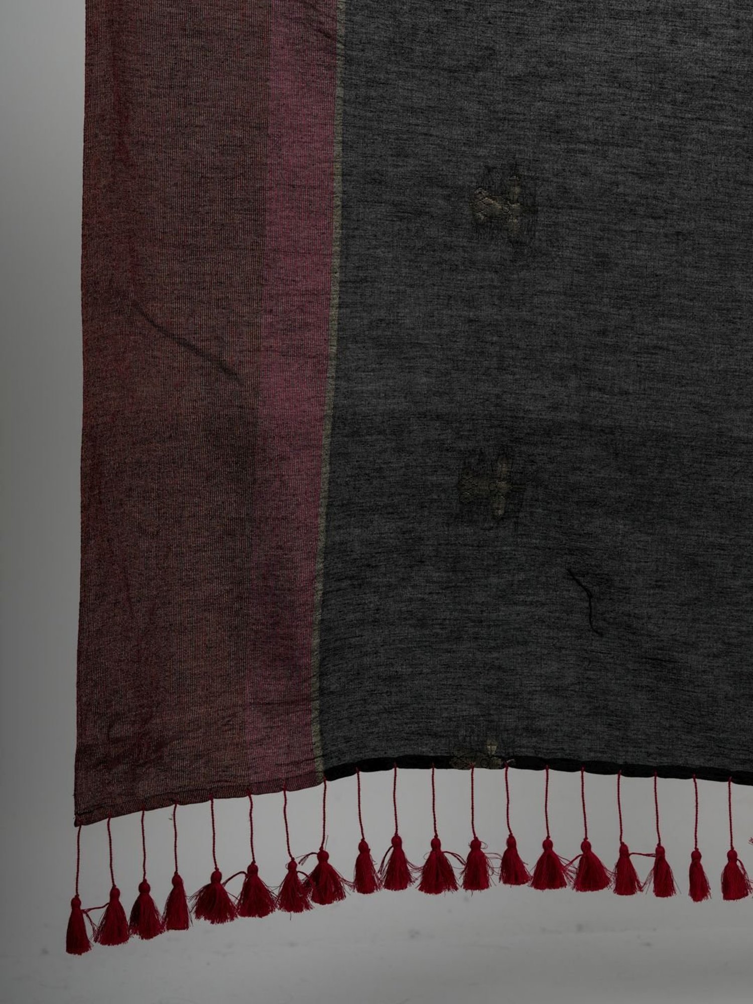 Suta Black Cotton Woven Saree Without Blouse