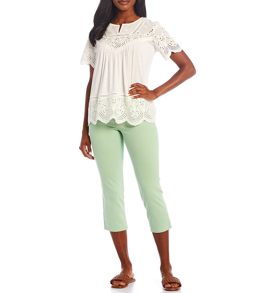 Code Bleu Classic Straight Leg Capri Jeans