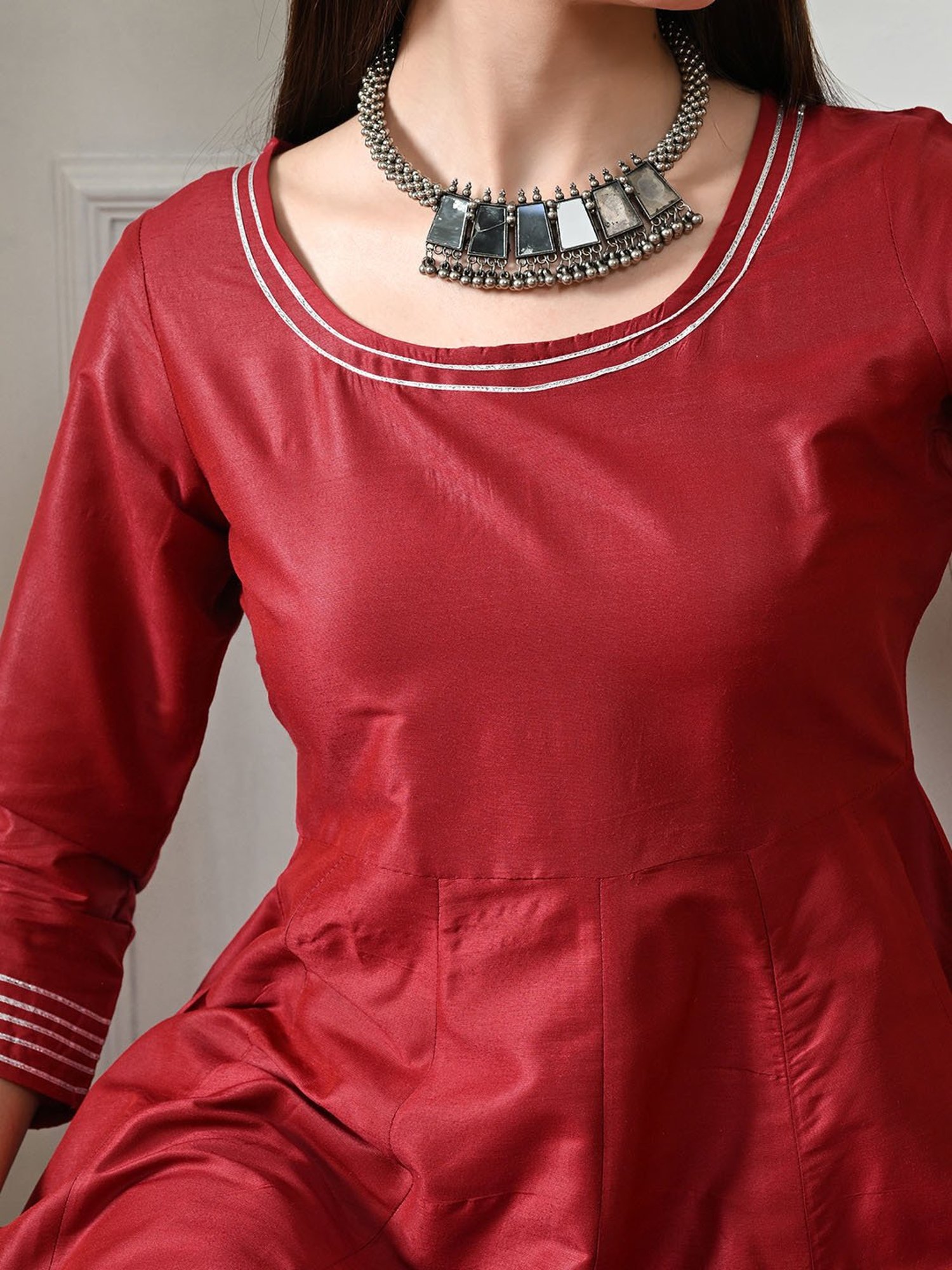 DECKEDUP Maroon Relaxed Fit Midi Dress