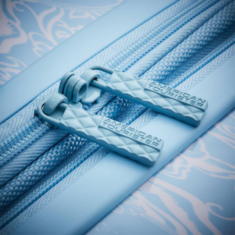 American Tourister 18'' Minnie Mouse Upright Hardside Suitcase