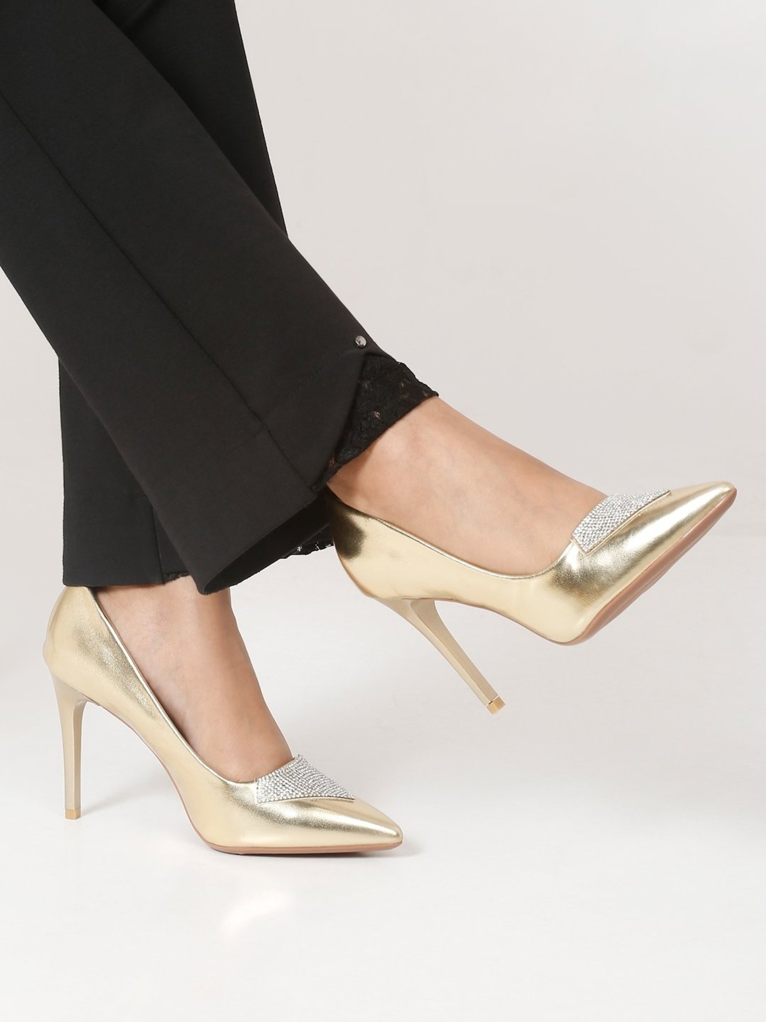Flat N Heels Women's Gold Stiletto Pumps
